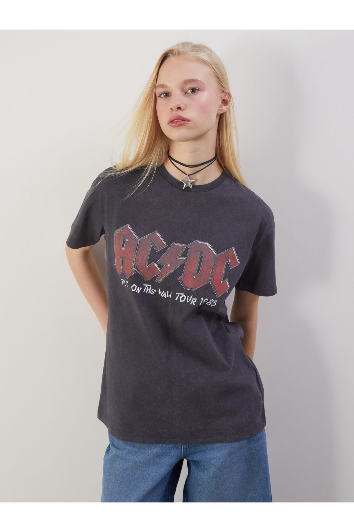 LC Waikiki Bisiklet Yaka AC/DC Baskılı Kadın Tişört
