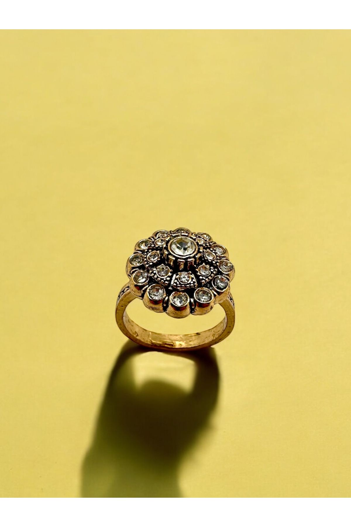 FUYA JEWELLERY Taşlı Çiçek Motif Yüzük