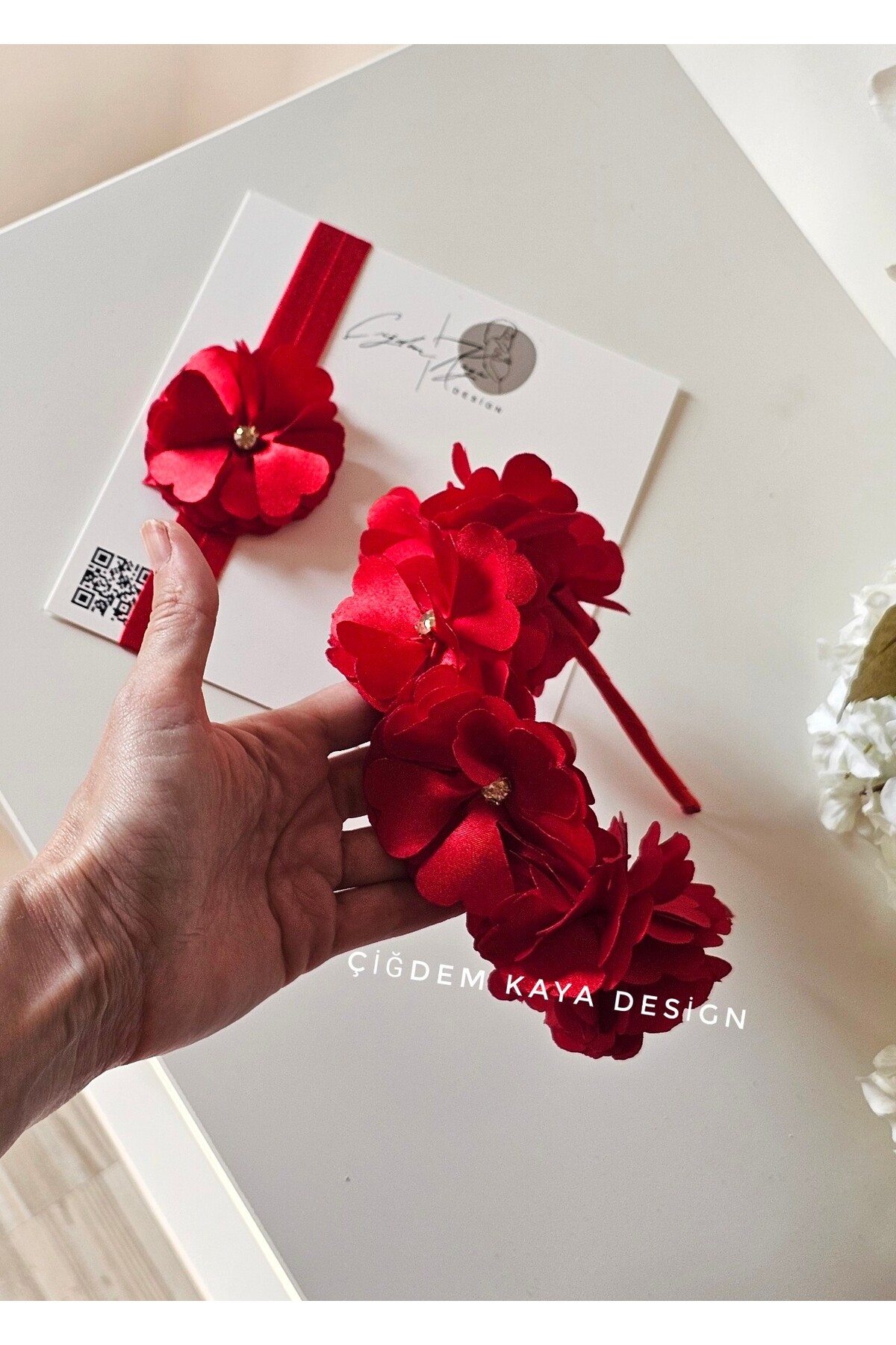 çiğdem kaya design Kırmızı menekşe Anne bebek lohusa taç seti fotoğrafı 2 (önizleme)