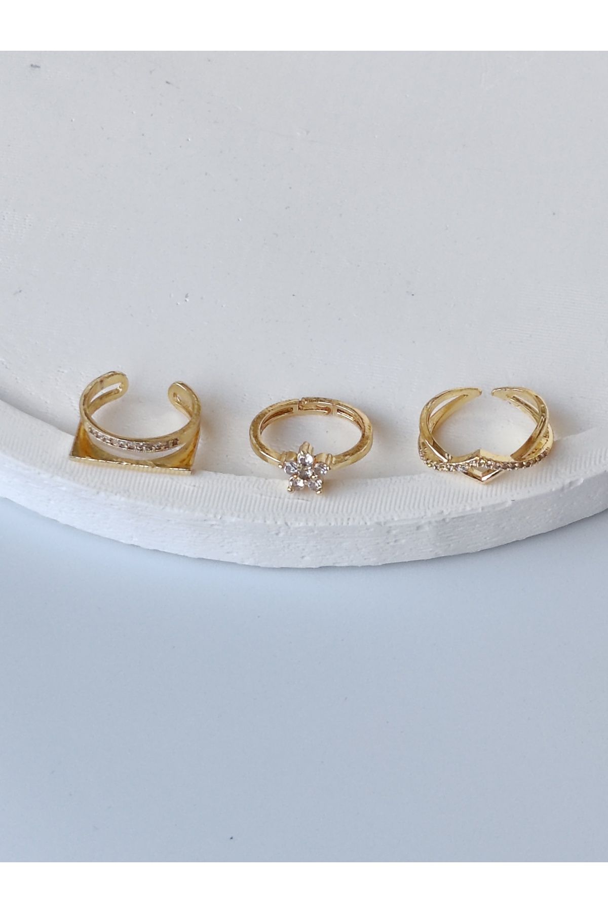 YK JEWELRY Ayarlanabilir Üçlü Yüzük Seti - Köşeli Formlu, Çiçek Taşlı, Çapraz V Formlu Zirkon Taşlı Yüzük