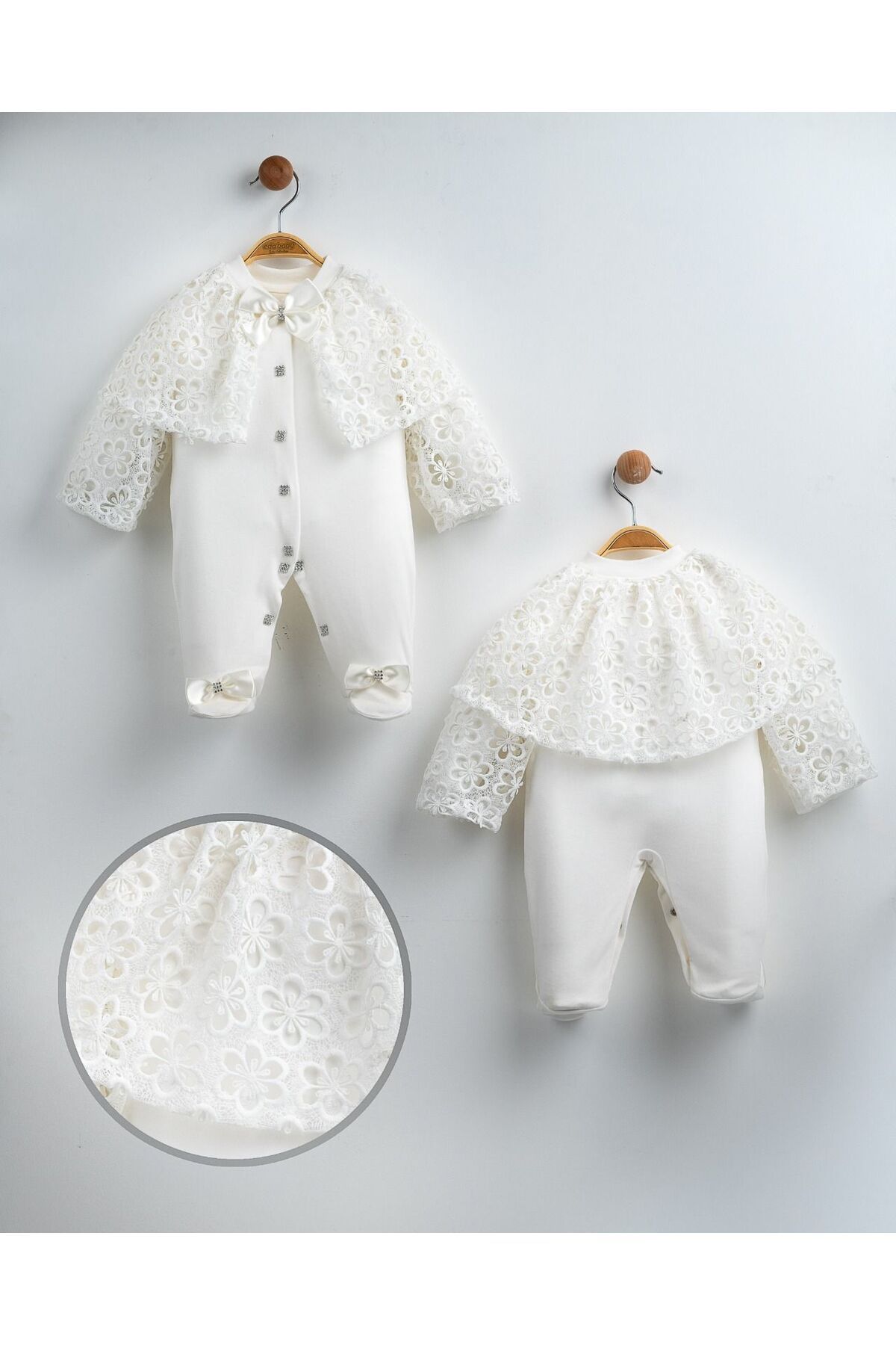 yuga kids Pelerinli Dantel Detaylı Papyonlu Yenidoğan Tulum