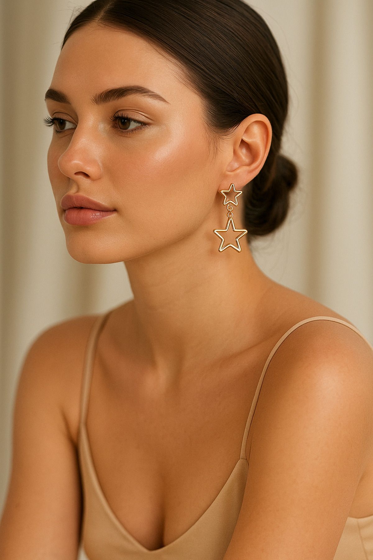 Luminos Butik Parlayan Yıldızlar: Sallantılı İkili Yıldız Küpe MK0011-GOLD