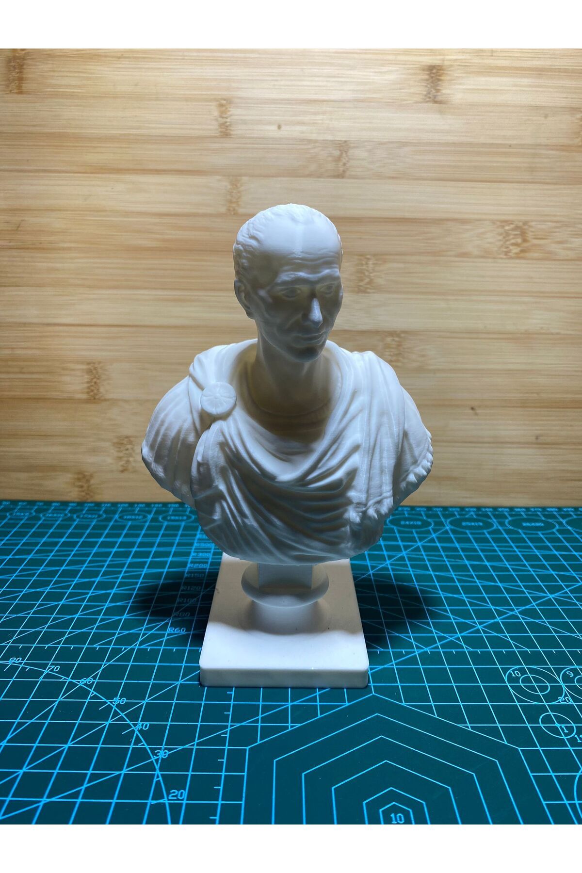 MOLDİVERSE3D DEKORATİF SEZAR FİGÜRÜ KALEMLİK