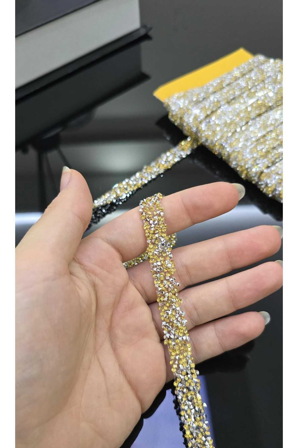 nano moda Hayal Model Taşlı Ütüyle Yapışan Şerit Aplik Sarı Ve Gümüş Renk 1 Cm X 2 Metre Dekoratif Şerit
