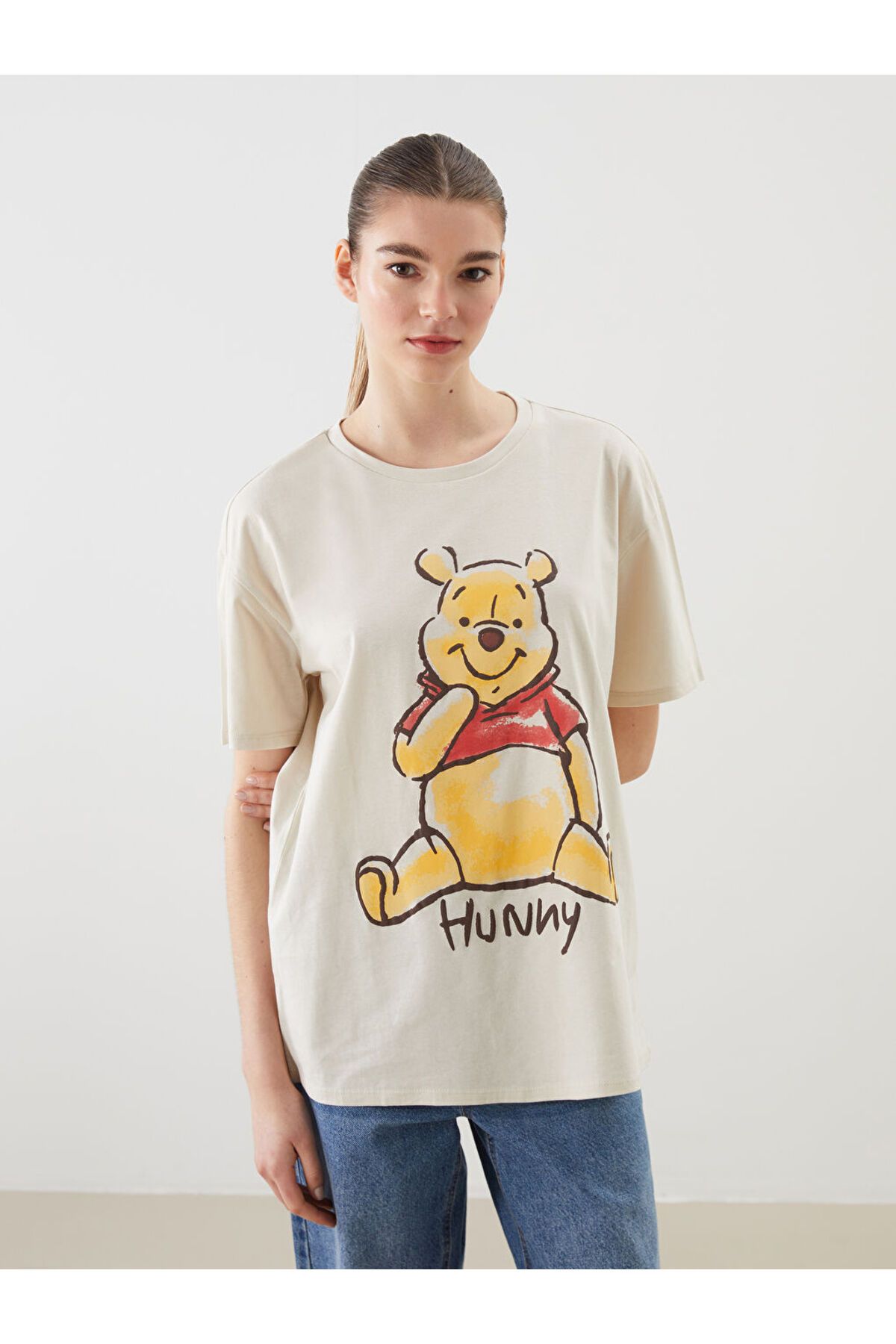 LC Waikiki LCW Bisiklet Yaka Winnie the Pooh Baskılı Kadın Tişört