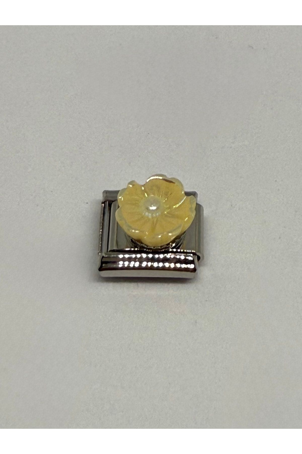 Gulsah's Store Çelik silver incili çiçek figürlü İtalyan charmı