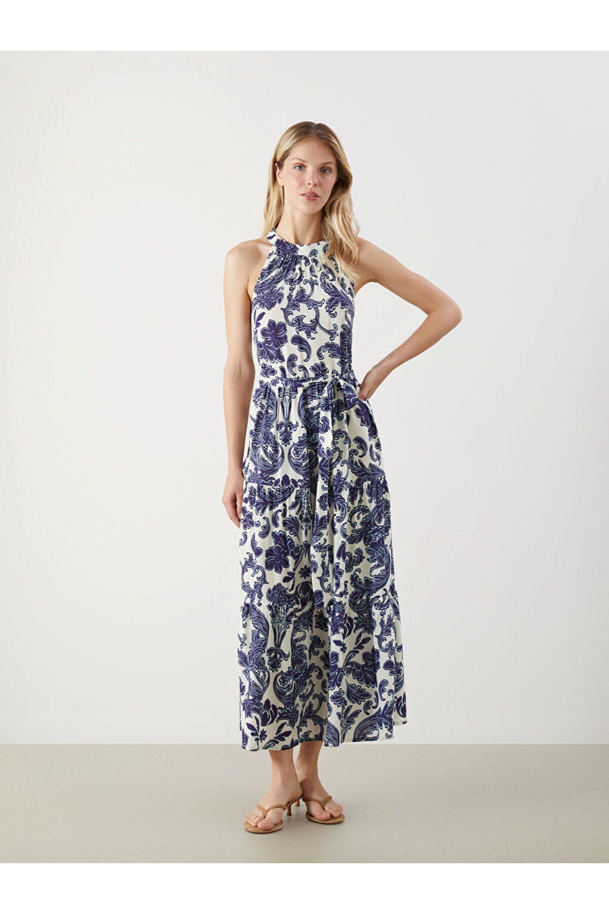 LC Waikiki LCW Halter Yaka Çiçekli Elbise