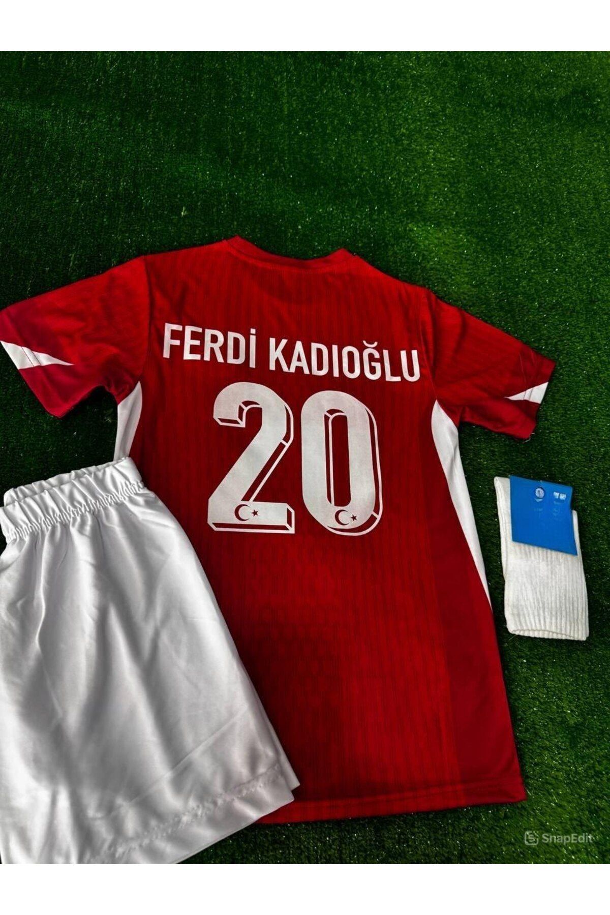 FAMİLYSTAN FERDŞ KADIOĞLU MİLLİ TAKIM ÇOCUK FORMASI KIRMIZI 4L, SET FORMA+ŞORT+ÇORAP+BİLEKLİK