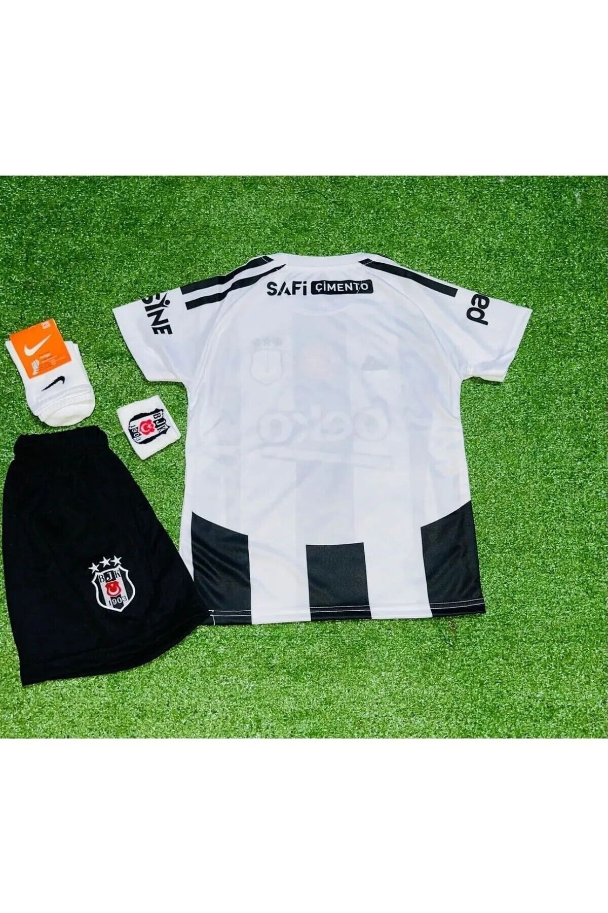FAMİLYSTAN Beşiktaş. Çubuklu Beyaz-Siyah 24/25 Sezon İç saha Çocuk Forması4Lü Set Forma+Şort+Çorap+Bileklik