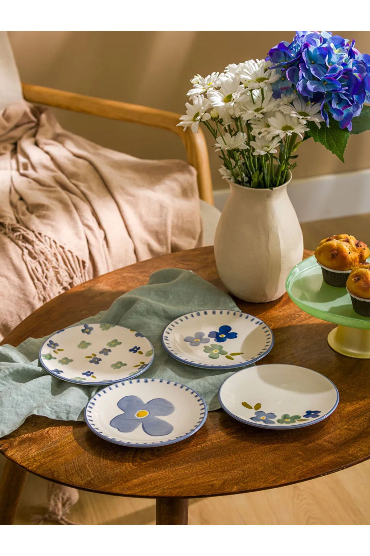 LC Waikiki LCW HOME Karışık Çiçek Baskılı Seramik Pasta Tabağı Seti 4'lü 16 cm