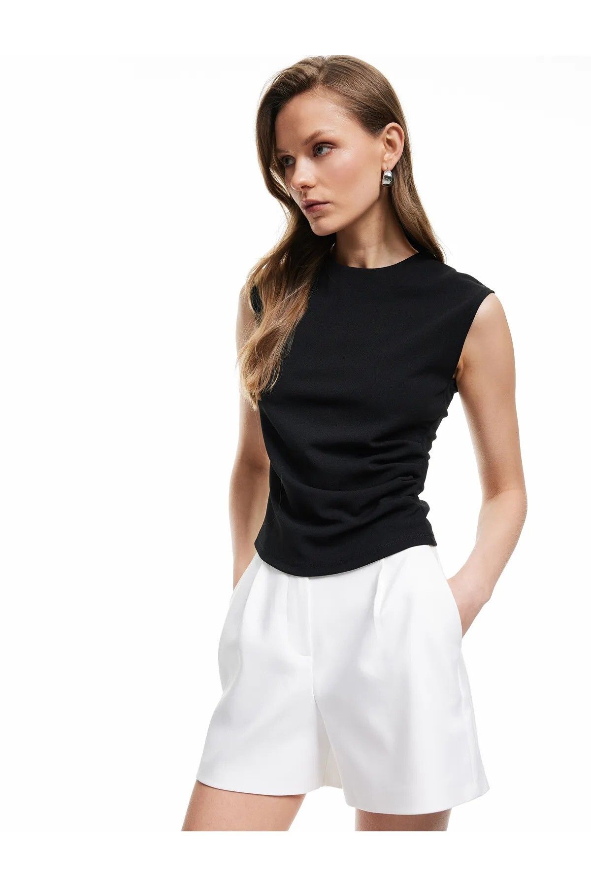 ModaLavida Lavida Drape Detaylı Kolsuz Bisiklet Yaka Kadın Tshirt