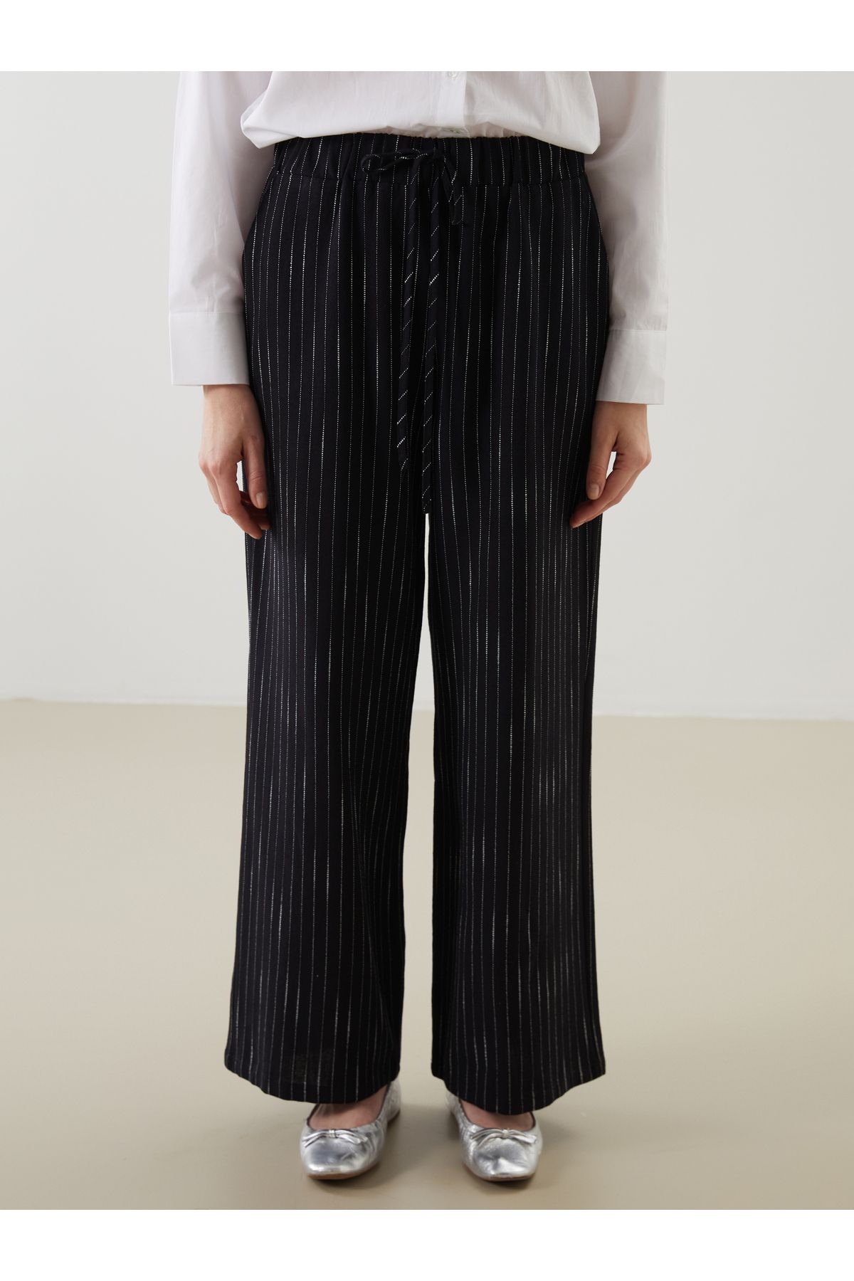 LC Waikiki-Pantaloni de damă în amestec de in cu dungi cu talie elastică 2