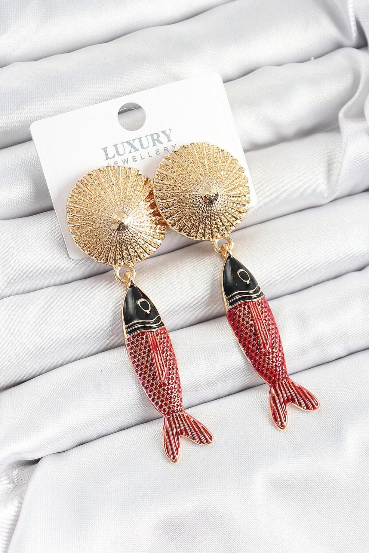 AfraBeauty 925 Ayar Paslanmaz Çelik Sallantılı Zirkon Taşlı Kırmızı Siyah Balık Model Gold Renk Kadın Küpe
