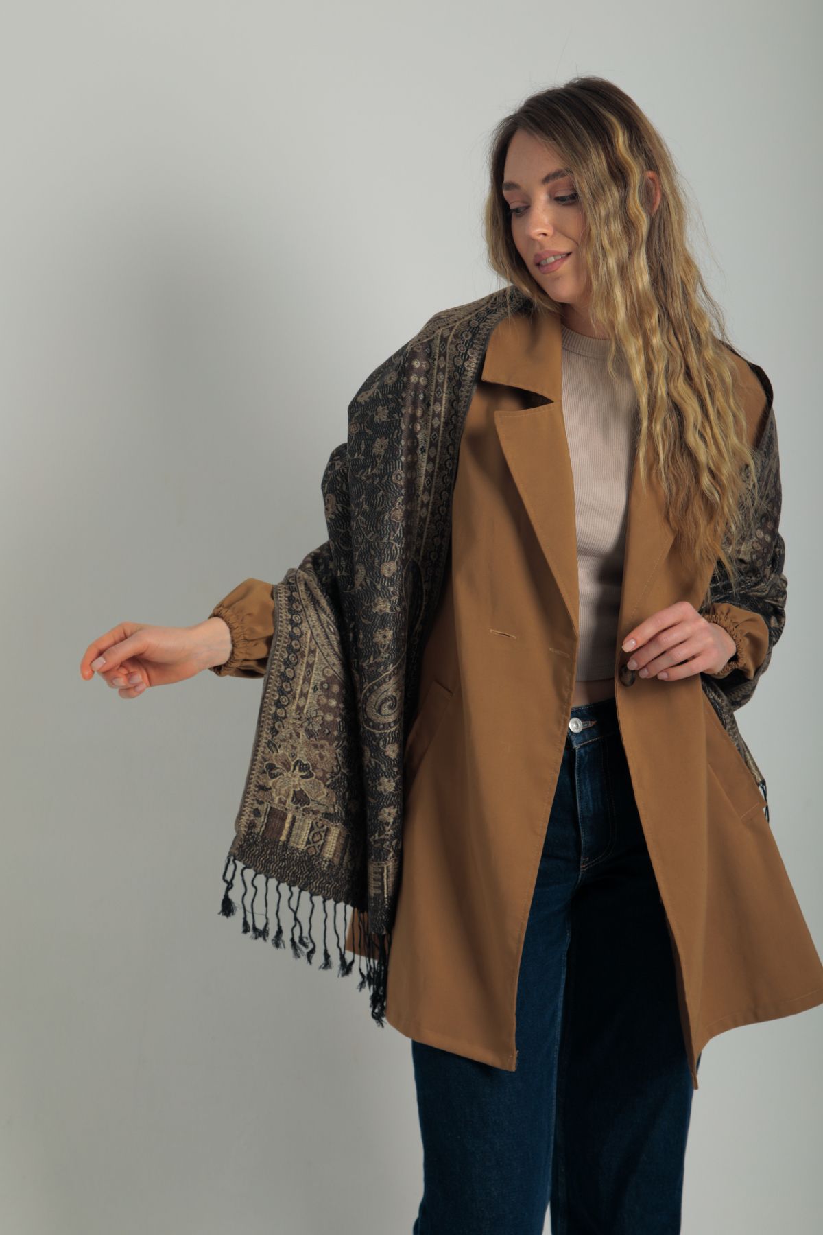 Soul of Anatolia Paisley Desenli Siyah & Kahverengi Pashmina Şal – Yumuşak Dokulu, Klasik Şal Modeli, Püsküllü