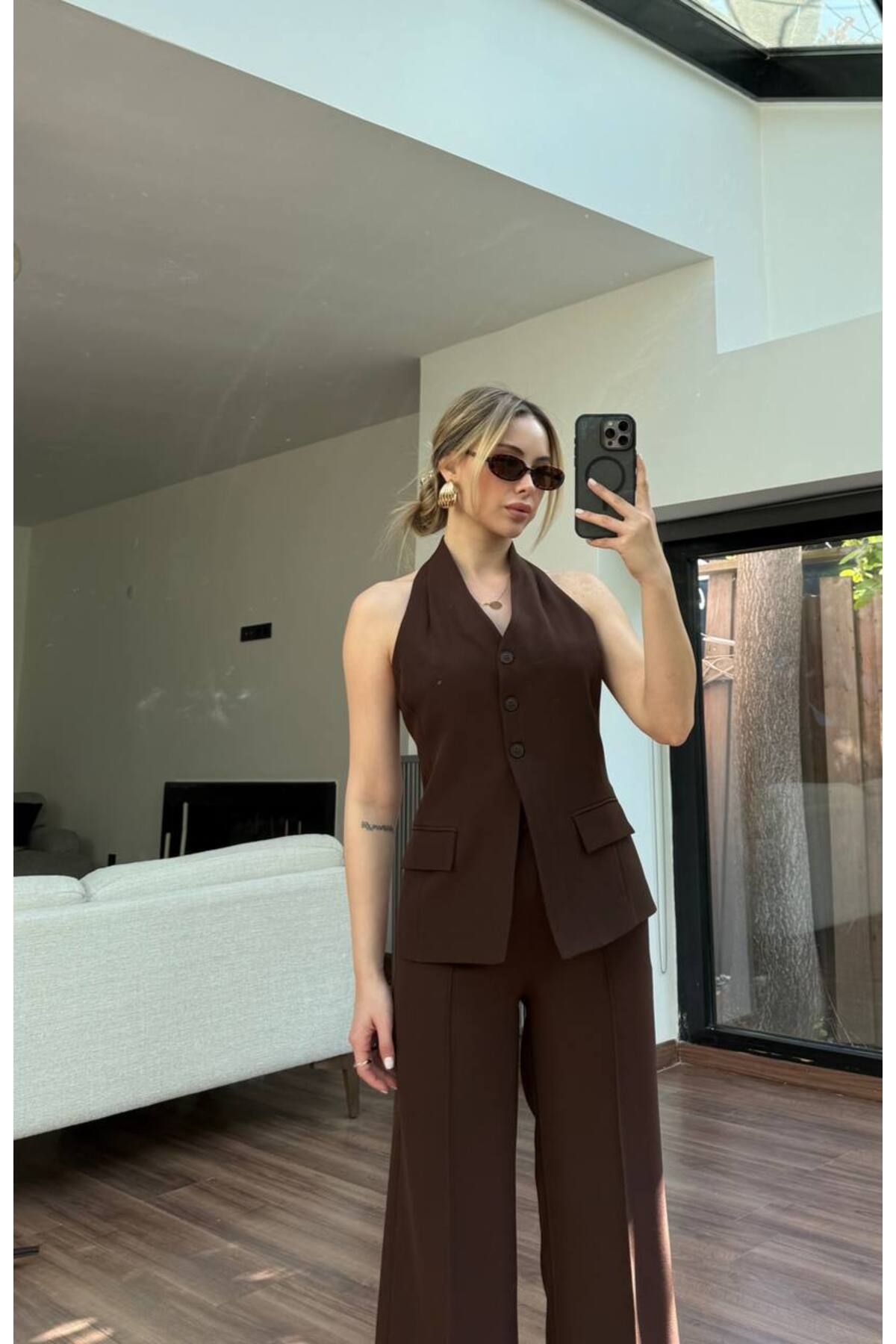 Khloe Boyundan Geçirmeli Düğmeli Yelek Pantolon Takım