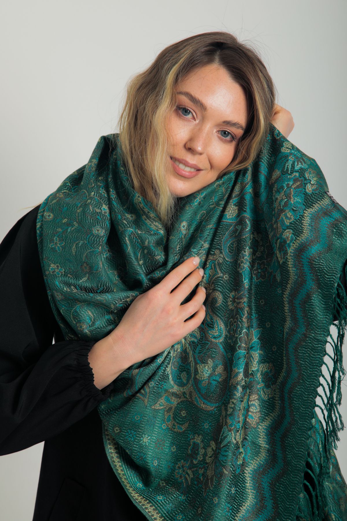 Soul of Anatolia Paisley Desenli Zümrüt Yeşili Pashmina Şal – Püsküllü, Yumuşak Dokulu, Dört Mevsim Uygun