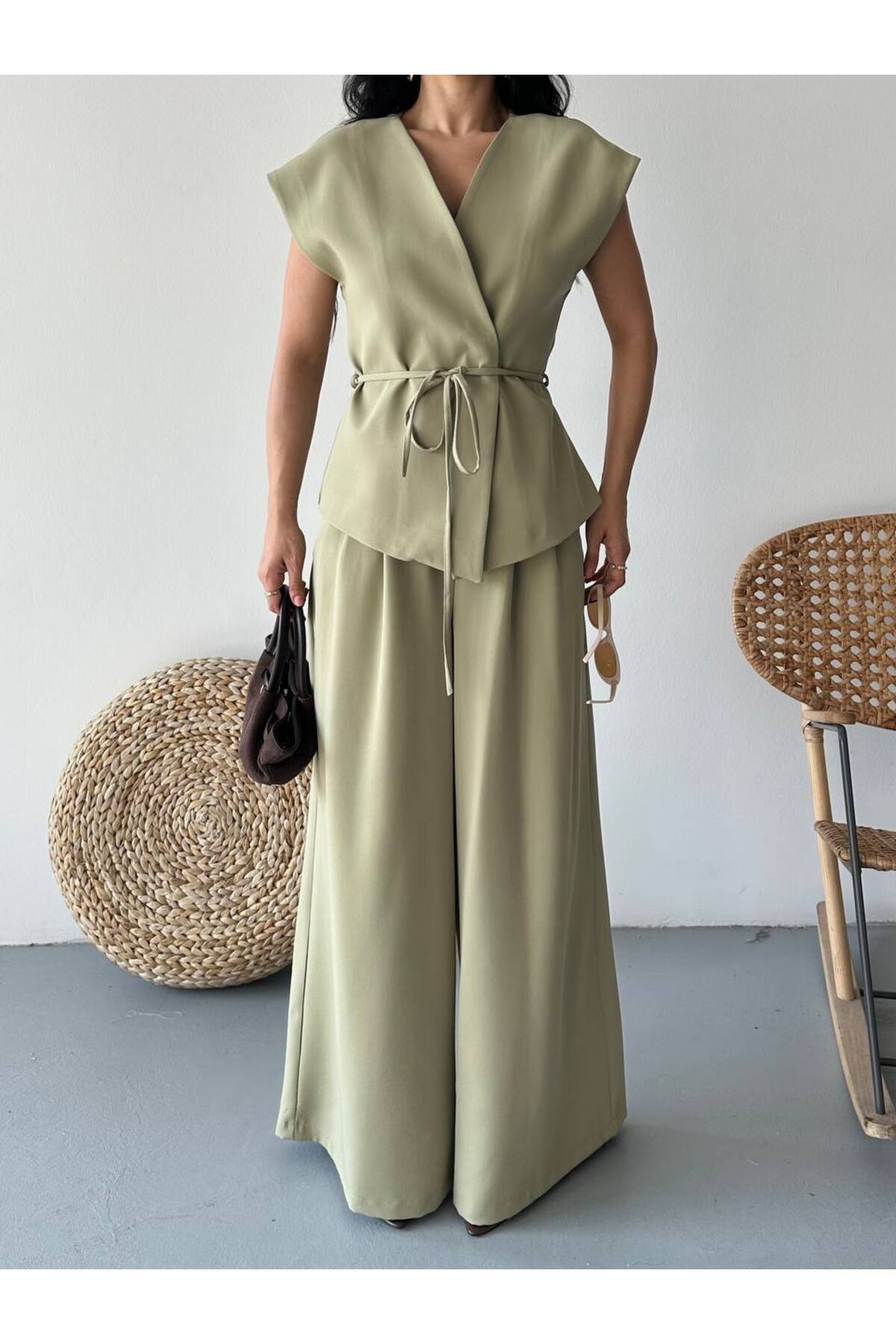 Damen-Weste-Hosen-Set mit Bindegürtel, Khaki - Görsel 5