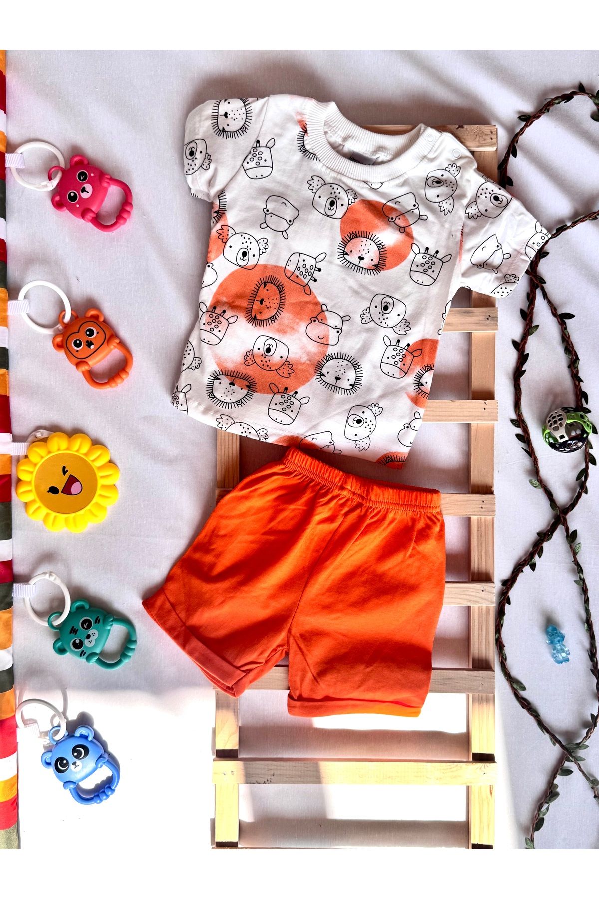 KapsülBebek %100 Pamuk Yazlık Bebek Takımı – Hayvan Desenli Kısa Kollu Tişört ve Şort 2’li Set, Unisex
