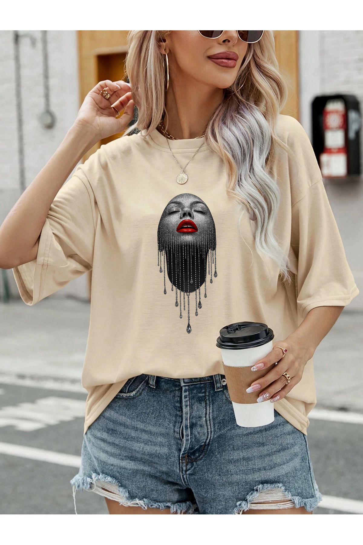 uyguntarz Unisex Pırlantalı Kadın Portresi Tasarım Basklı Tshirt