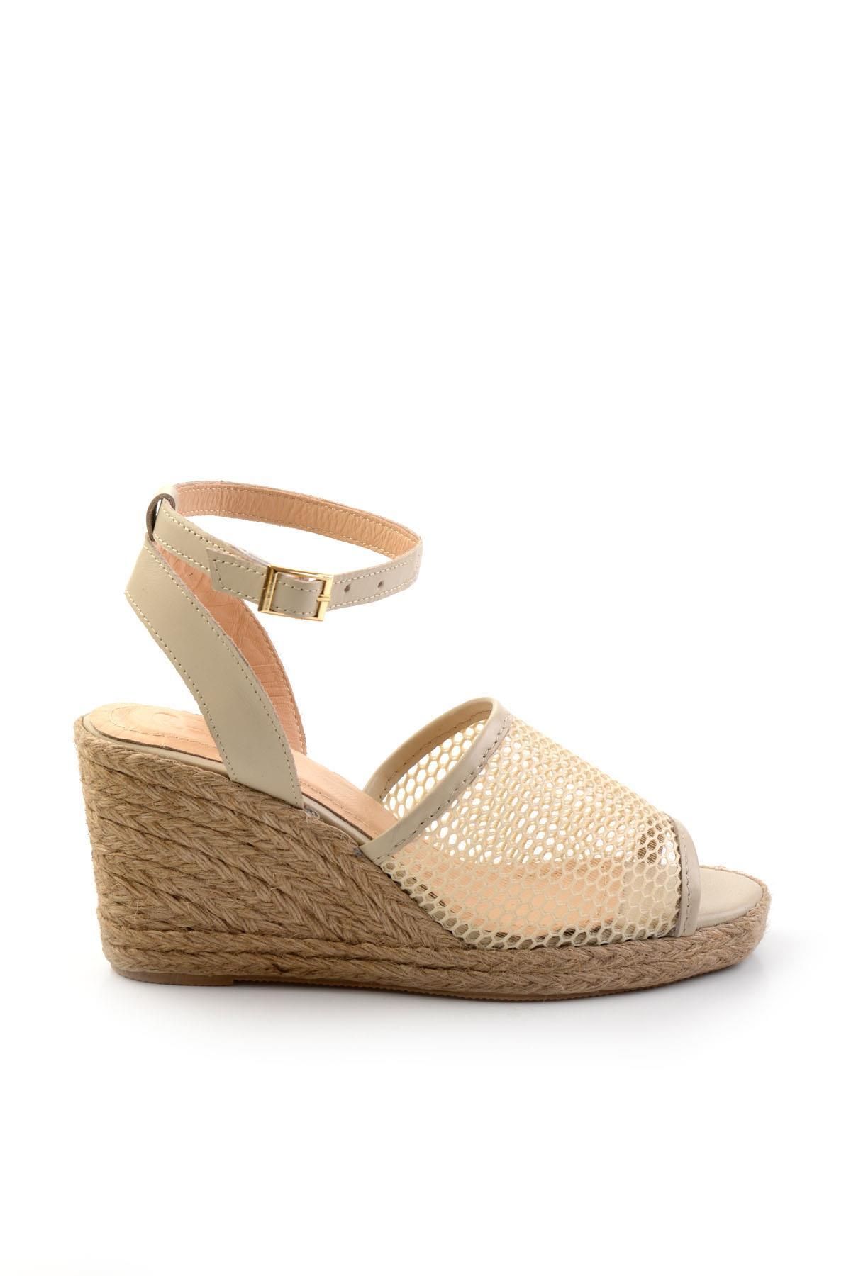 Bambi Bej Leather Kadın Sandalet K05718071222