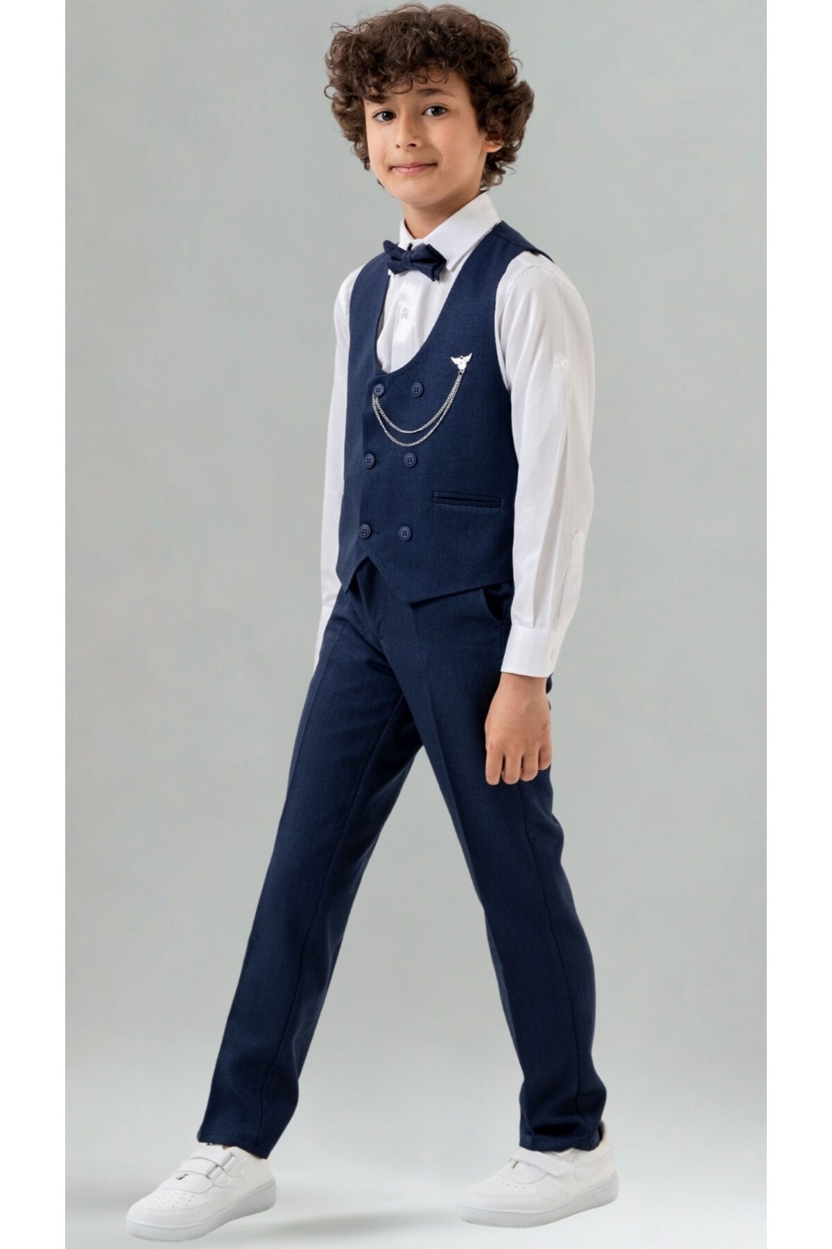 Atlas Kids Erkek Çocuk Smokin Takım Elbise – Pantolonlu Yelekli Papyonlu Gömlekli Zincirli 5’li Set fotoğrafı 3 (önizleme)