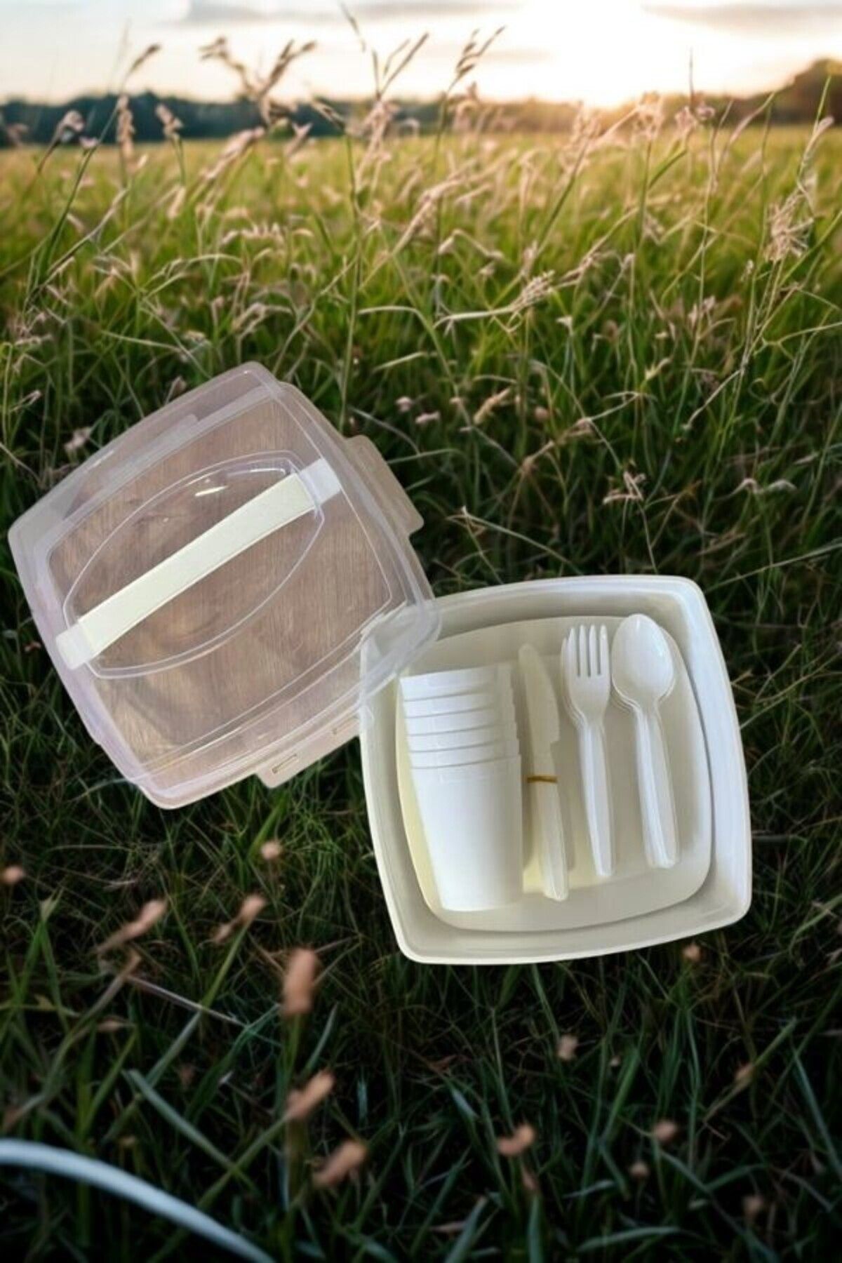 DENS Piknik Seti 31 Parça Beyaz (6 Bardak, 6 çatal ,6 Bıçak, 6 Tabak, 6 Kaşık, 1 Taşıma Çantası)