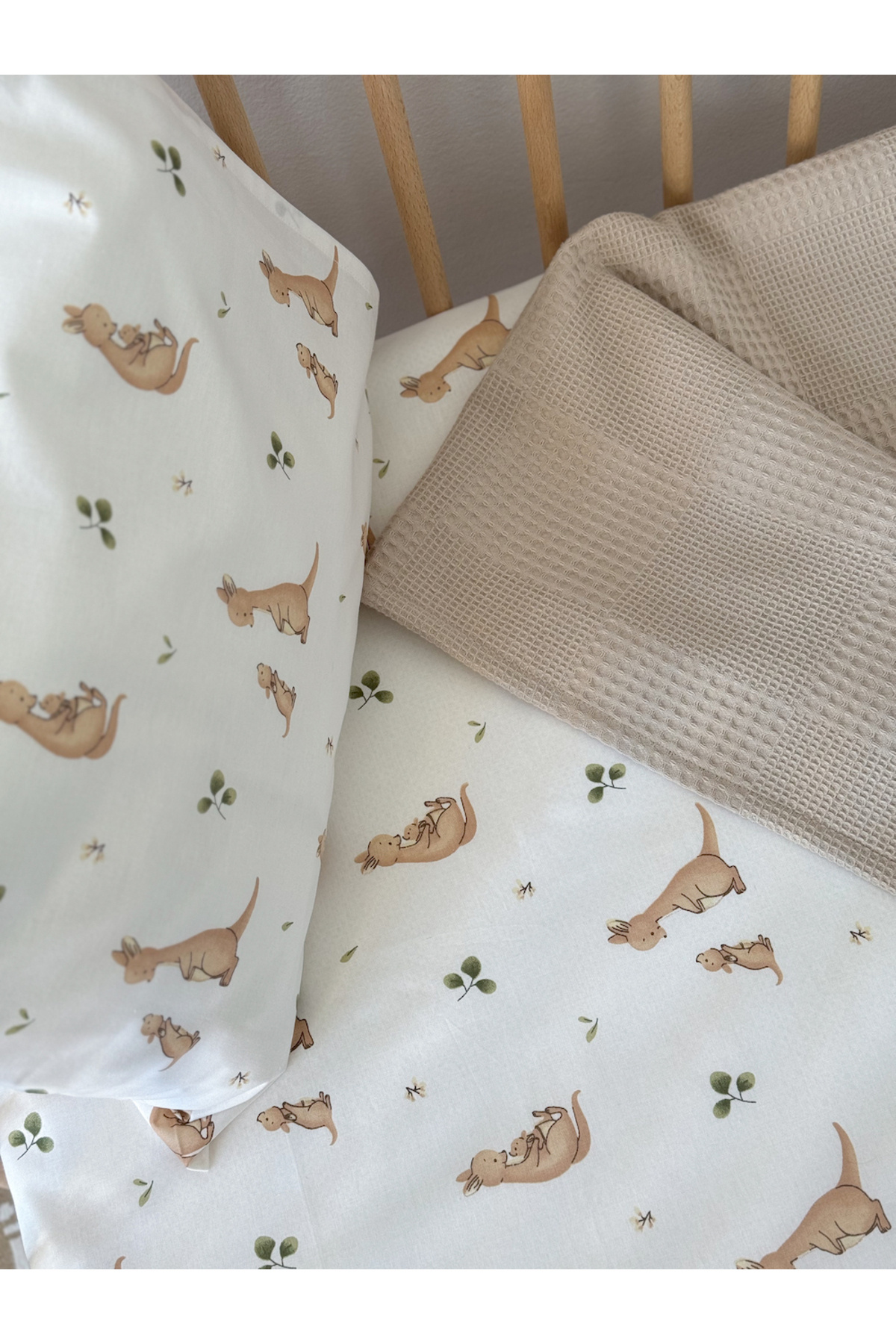 Genel Markalar Bebek Pamuklu Pike Takımı Kanguru Desenli 3'lü Set 90x140cm fotoğrafı 2 (önizleme)