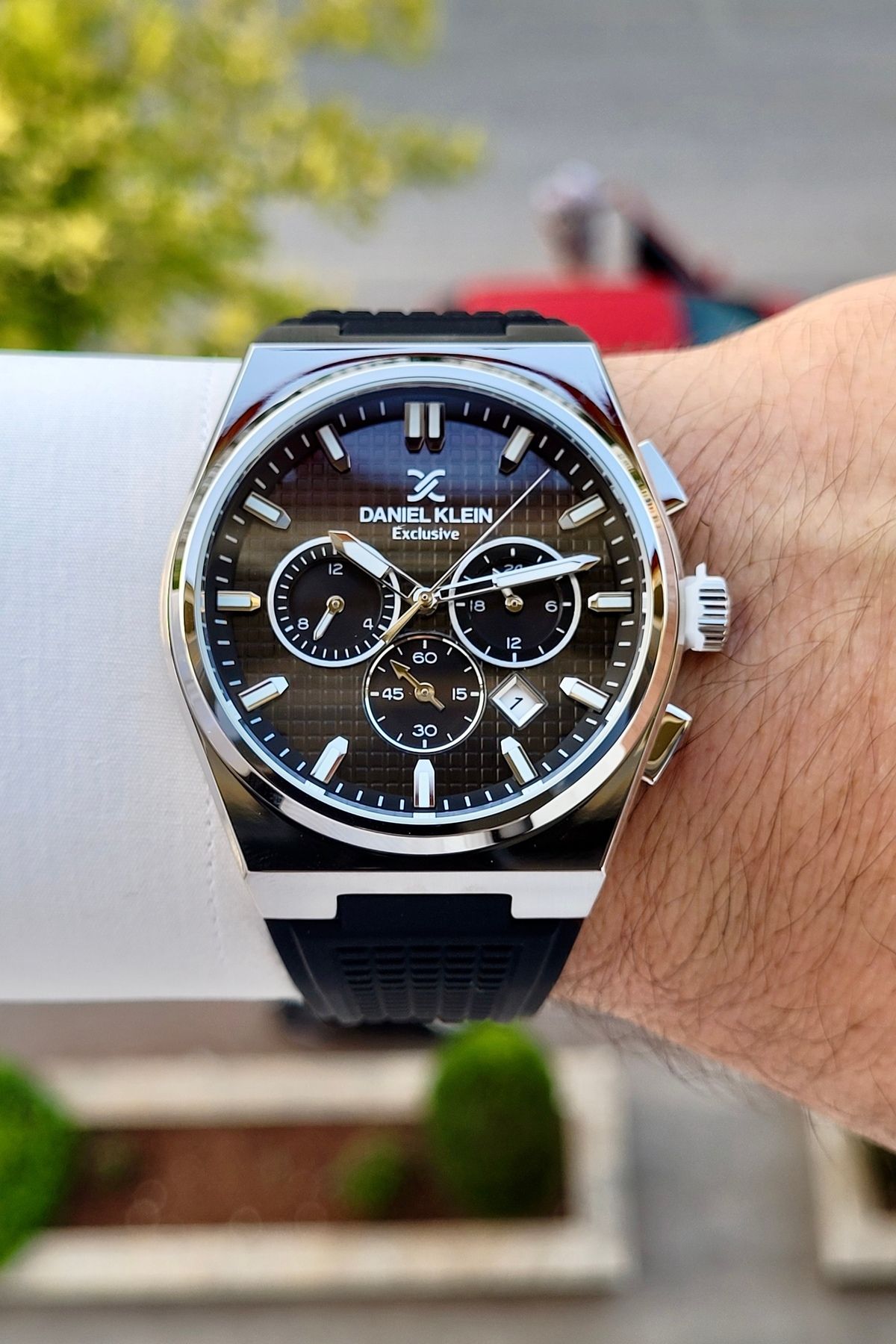 Daniel Klein Kasası Metalik Kordonu Siyah Renk 2 Yıl Garantili 44 Mm Göstergeleri Aktif Erkek Kol Saati