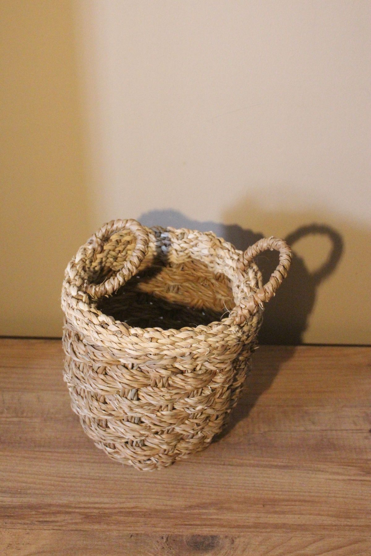 Paganca-Small Size Handle Thick Knitted Straw Basket with Cream Stripe on the Top 3