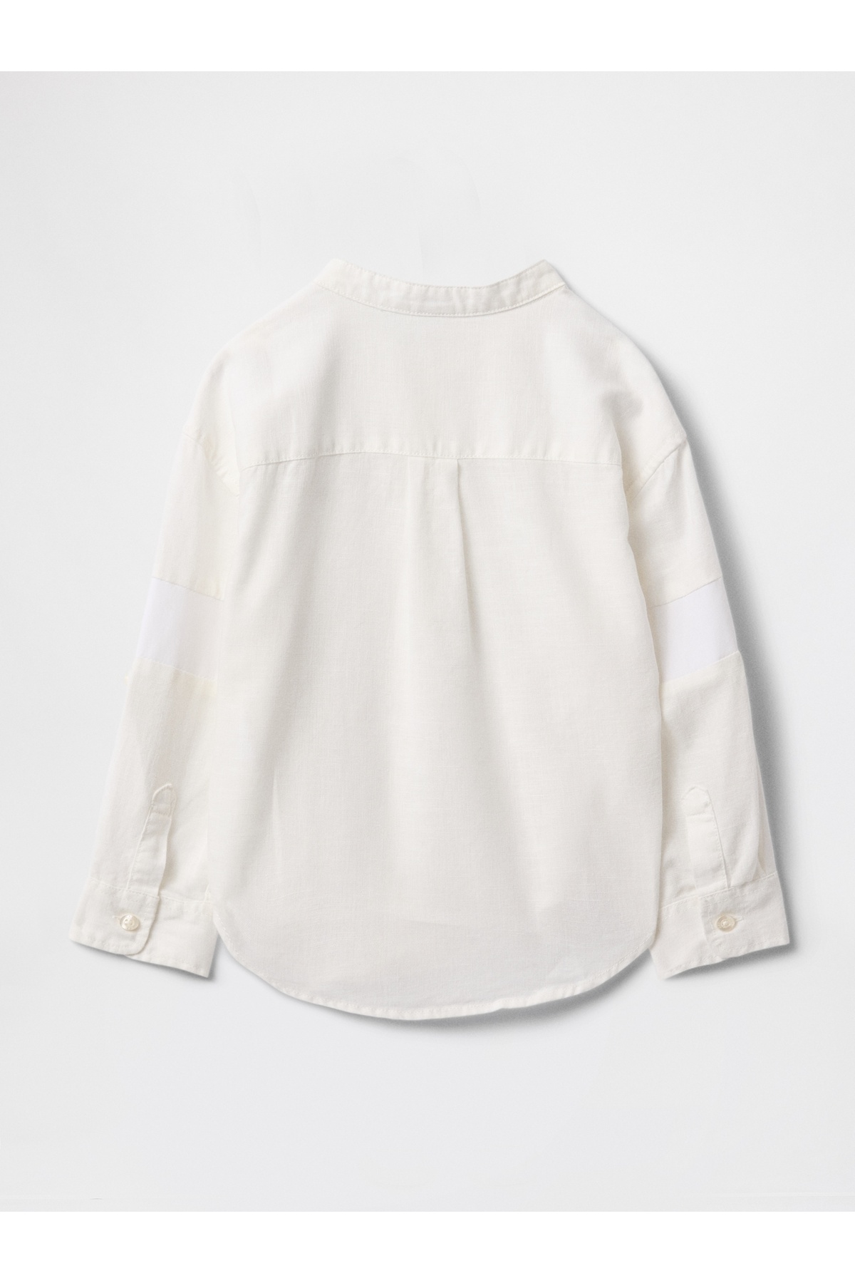 GAP Erkek Bebek Kırık Beyaz Brannan Bear İşlemeli Keten Karışımı Gömlek fotoğrafı 3 (önizleme)