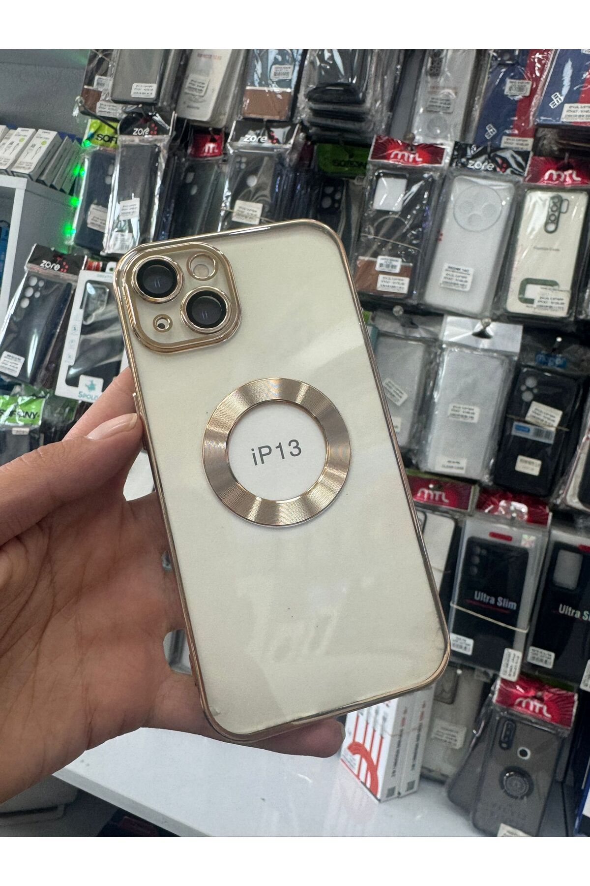Soffany İPHONE 13 GOLD OMEGA KILIF