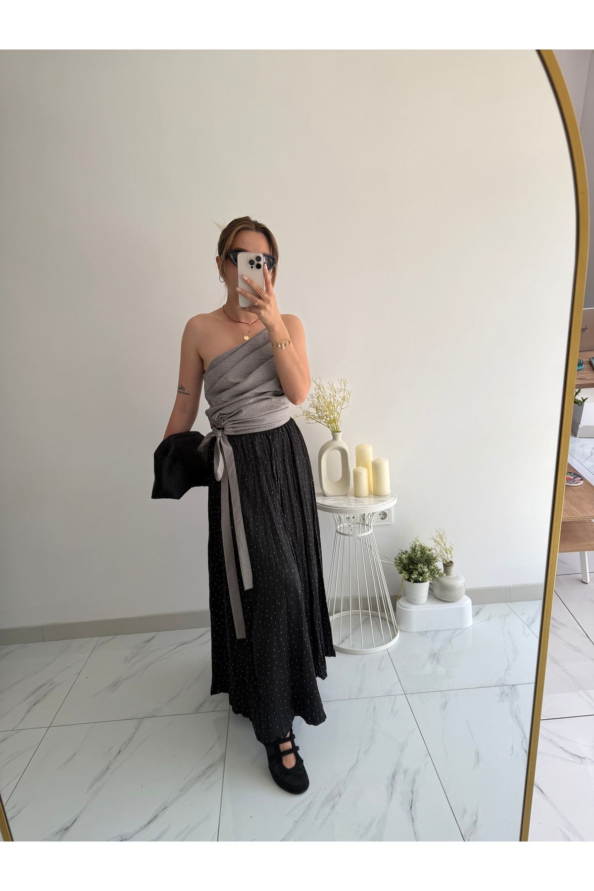 MODA Siyah renk taşlı etek