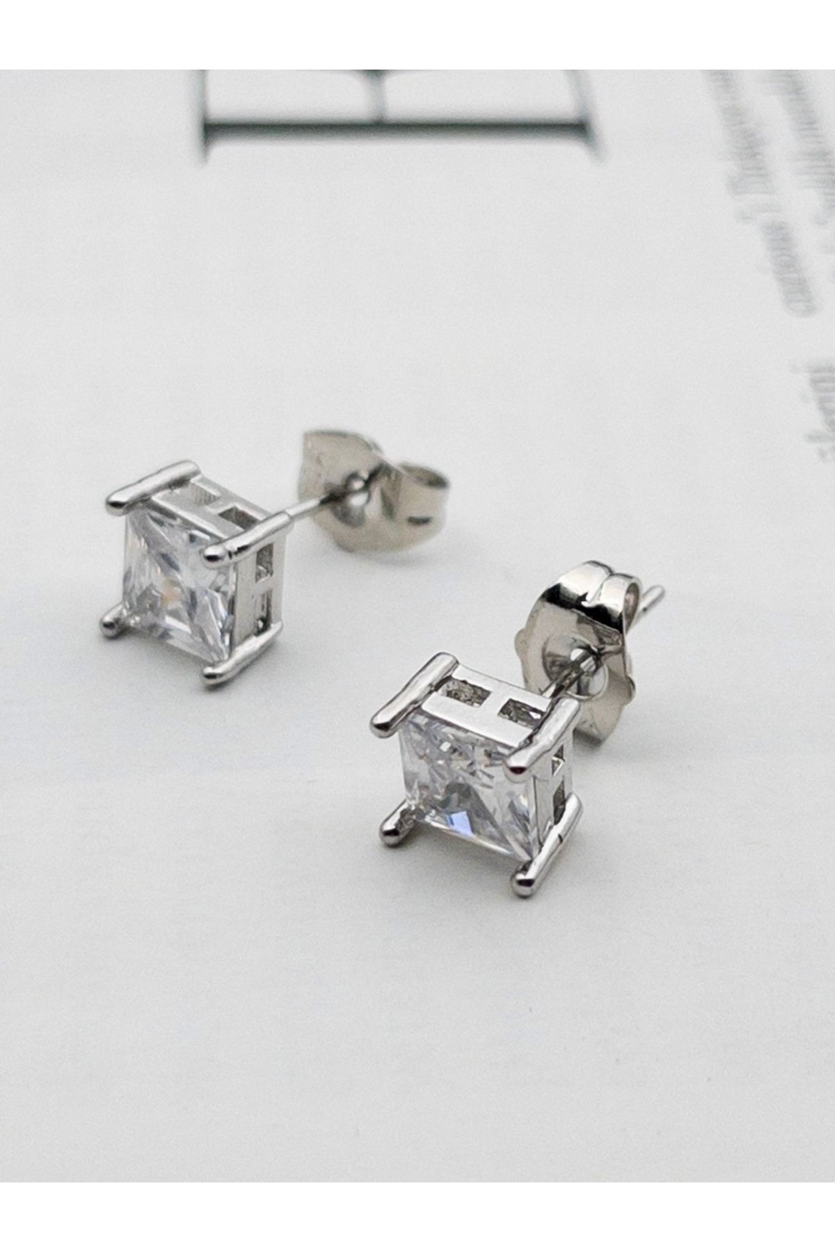 Siya Silver Tek Taş Çelik Küpe - 0,7 cm (7 mm)