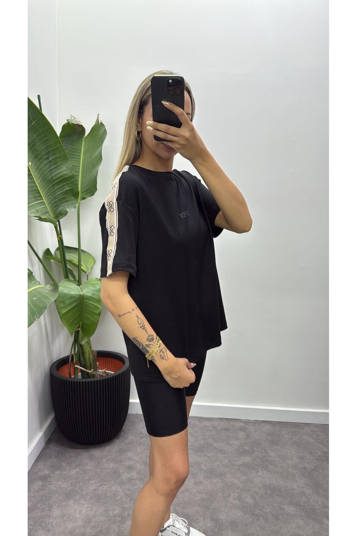 Acar Boutique Gue** Şeritli T-Shirt