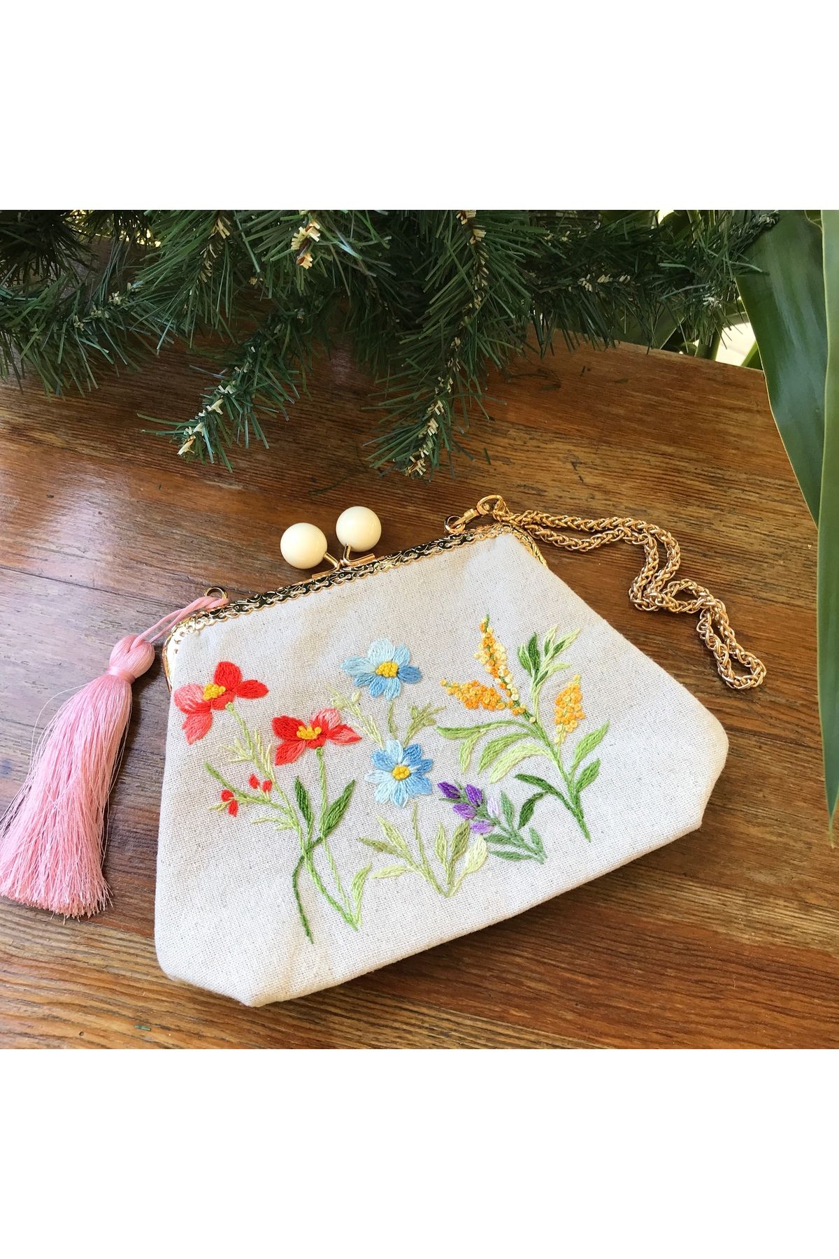 Home Krem Keten El Nakışlı Vintage Tarzı Çanta. Gold Elçik Detaylı. Nakış %100 El Emeği, 20x15 Ölçü