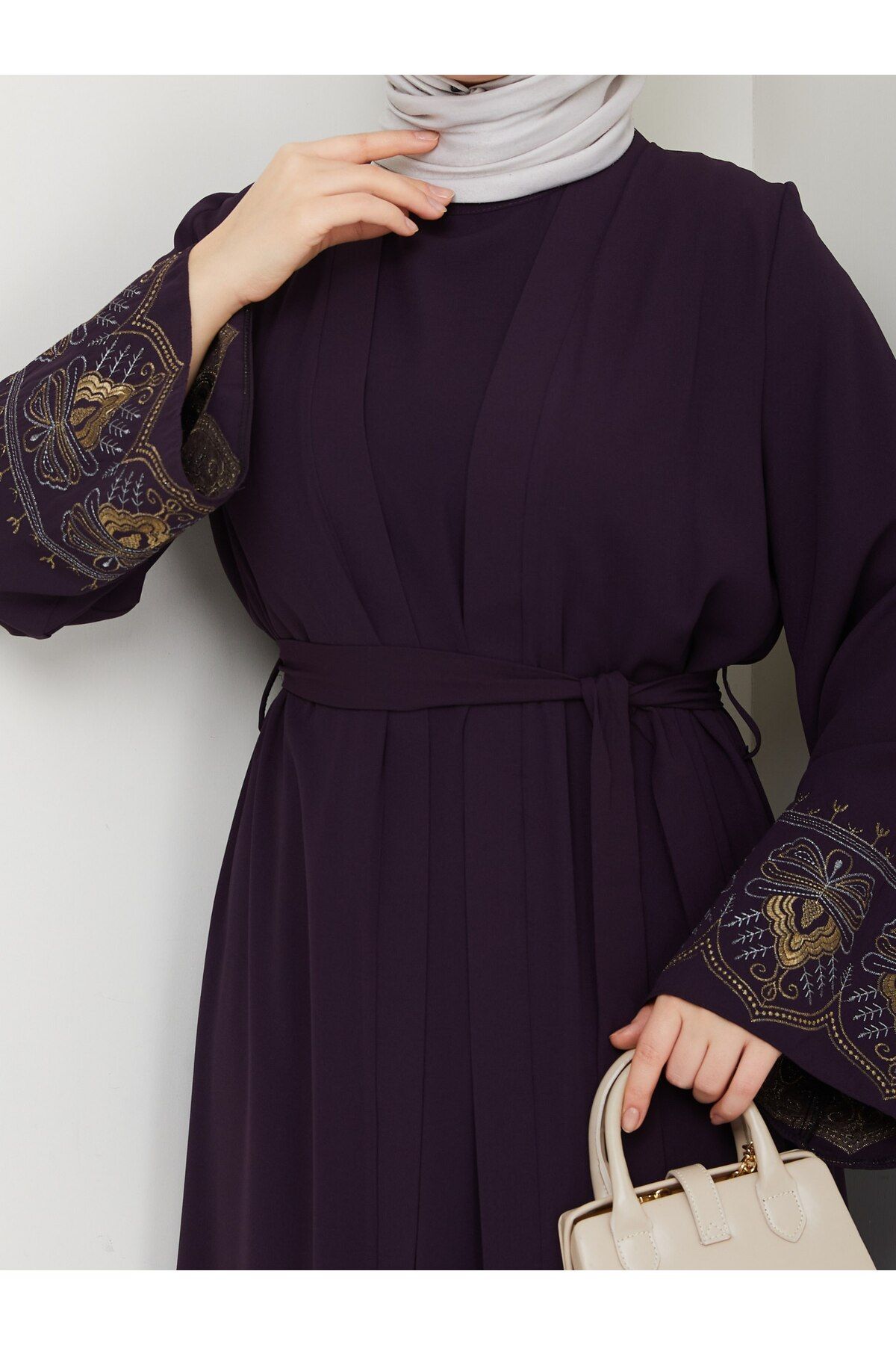 MUDUTEKSTİL İç Elbiseli Kolu Nakışlı Abaya Takım Mürdüm