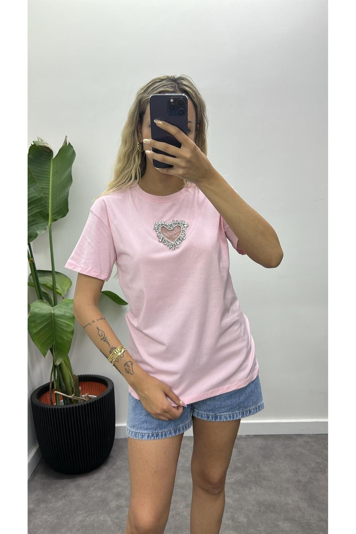 Acar Boutique Taşlı Kalpli T-Shirt
