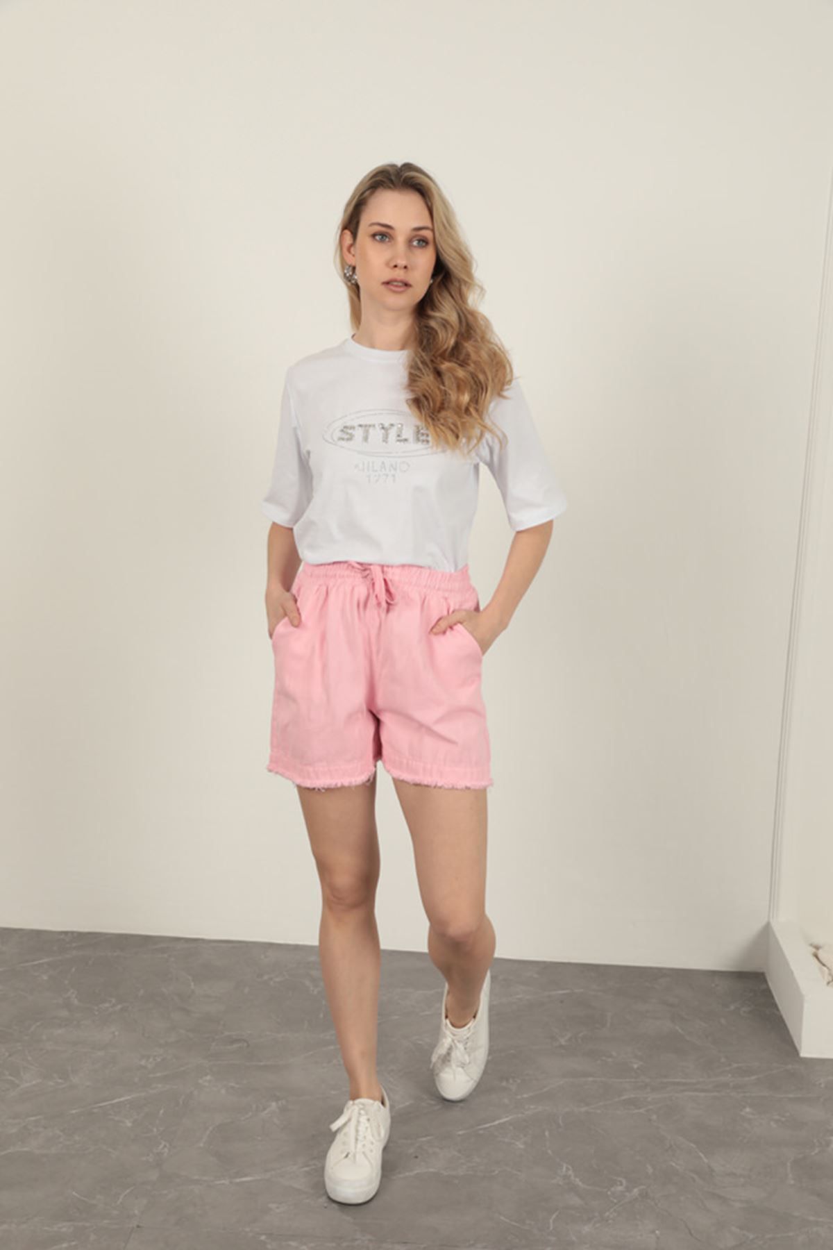 devrialemshoes Garbardin Kumaş Püsküllü Kadın Şort-Pembe