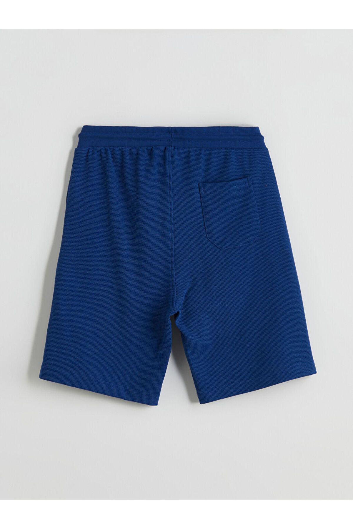 LC Waikiki-Create Your Style from Uzg Store |   Standard Fit Men's Shorts 6