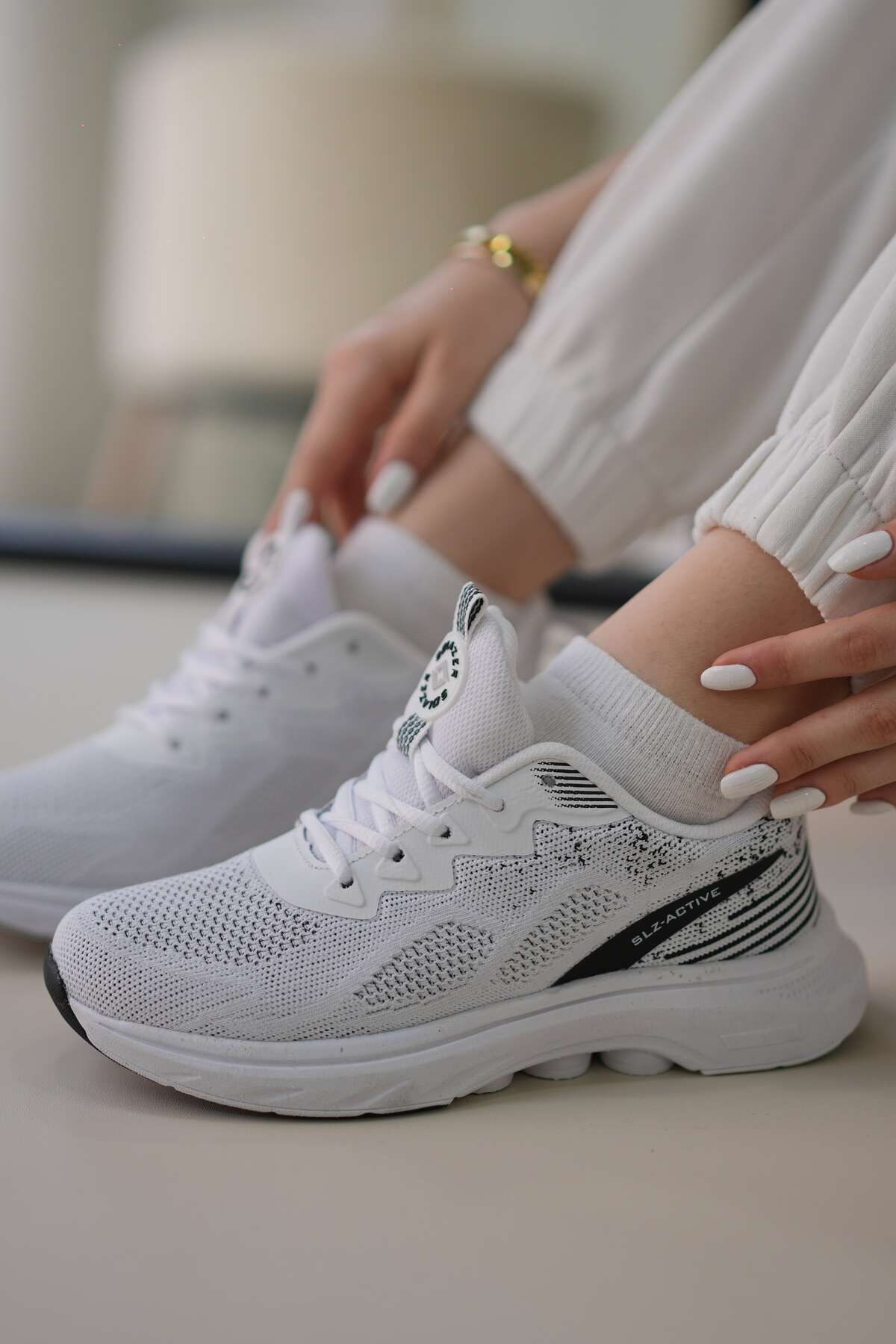 SOLAZER Kadın Beyaz Siyah Sneaker Günlük Rahat Spor Ayakkabı 043