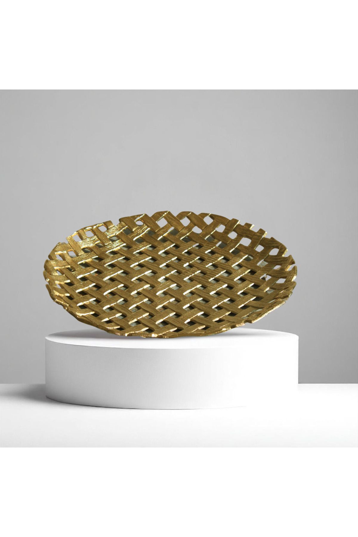 Modelce Yuvarlak Döküm Dekoratif Tabak – Gold Renk | 38 cm Metal Sunum ve Aksesuar Tabağı
