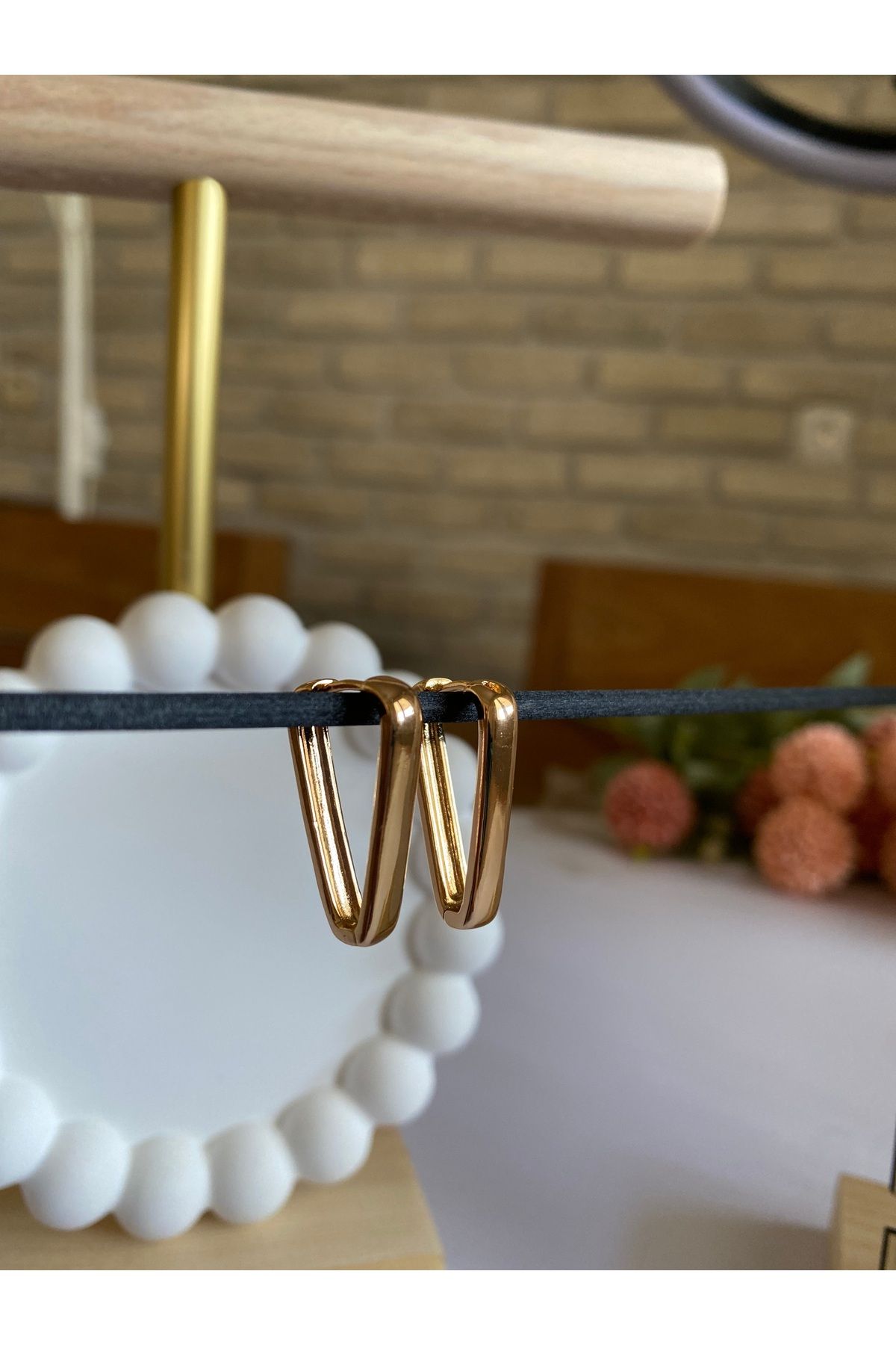 Lorinya Butik Üçgen Çelik Küpe