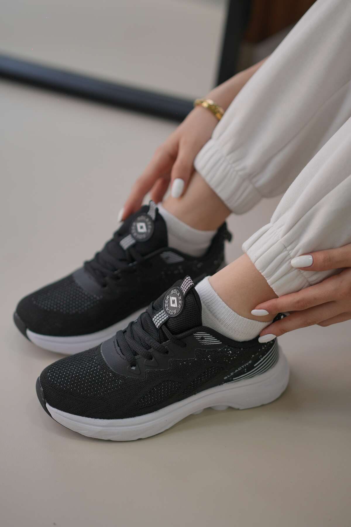 SOLAZER Kadın Siyah Beyaz Sneaker Günlük Rahat Spor Ayakkabı 043