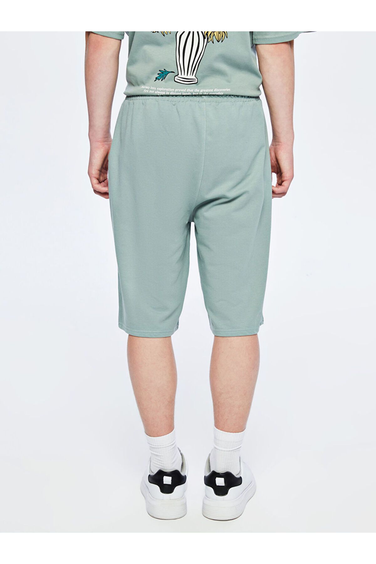 LC Waikiki-Lcw Young Men's Shorts with Elastic Waist Fast Fashion 4