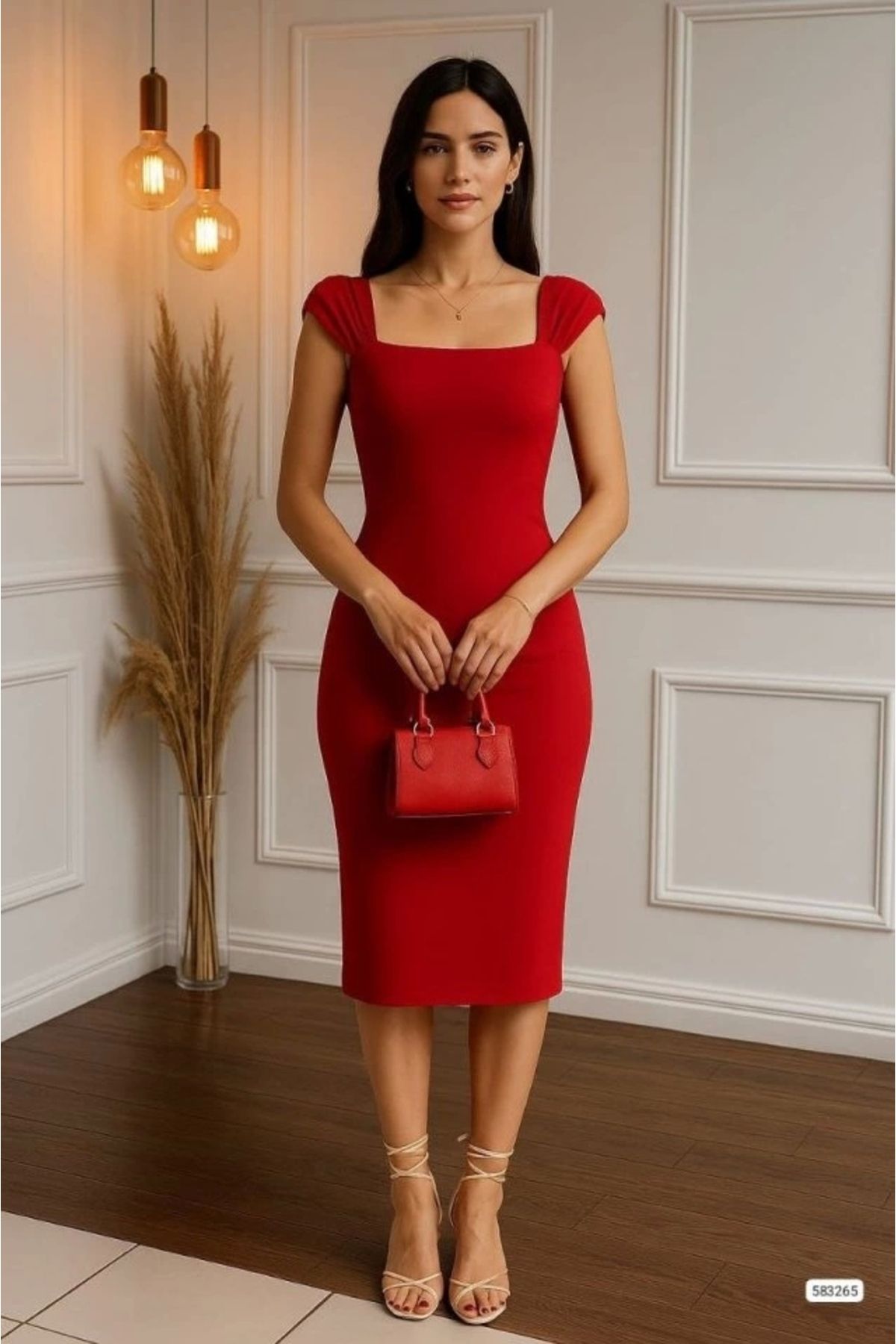 Butik Kadın Omuz Askılı Kare Yaka Detay Midi Boy Kalem Elbise