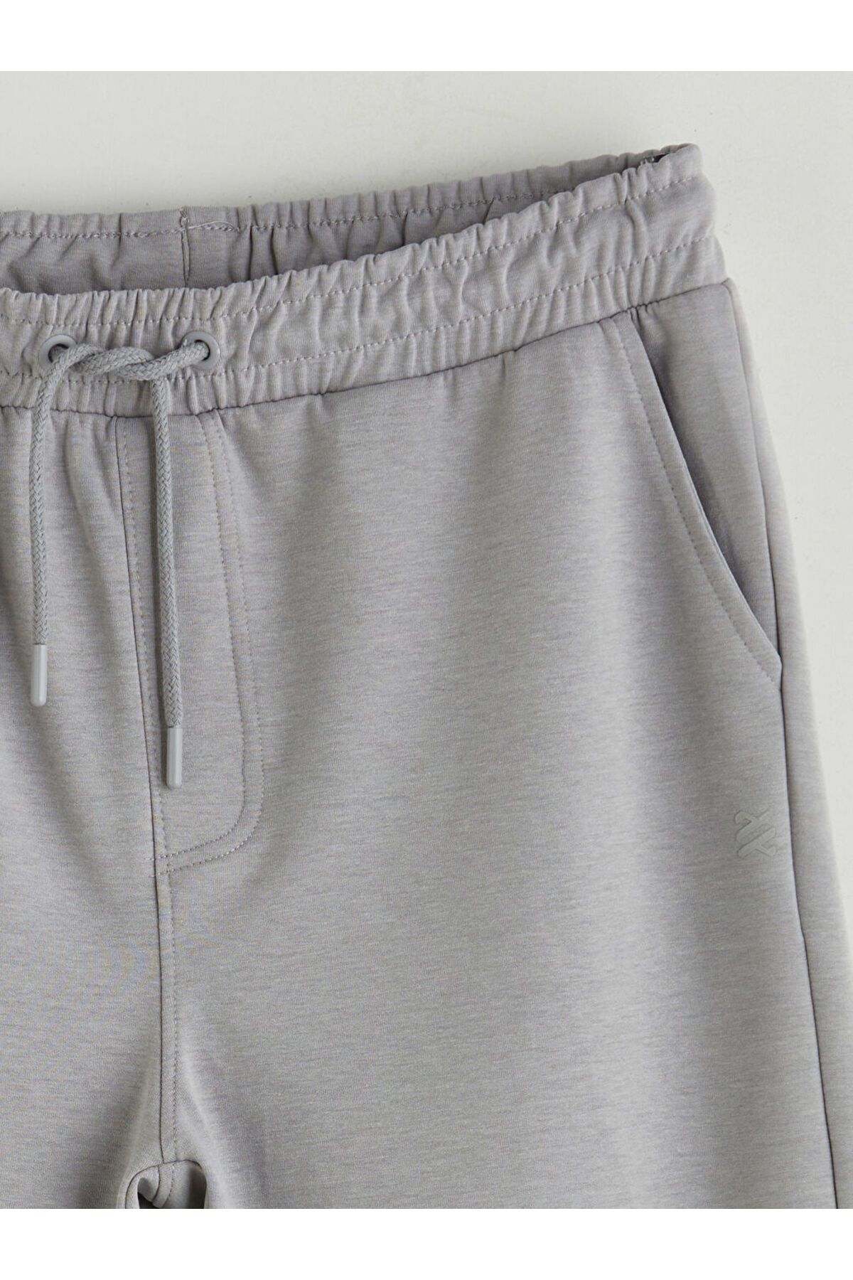 LC Waikiki-Create Your Style from Uzg Store |   Standard Fit Men's Shorts 6