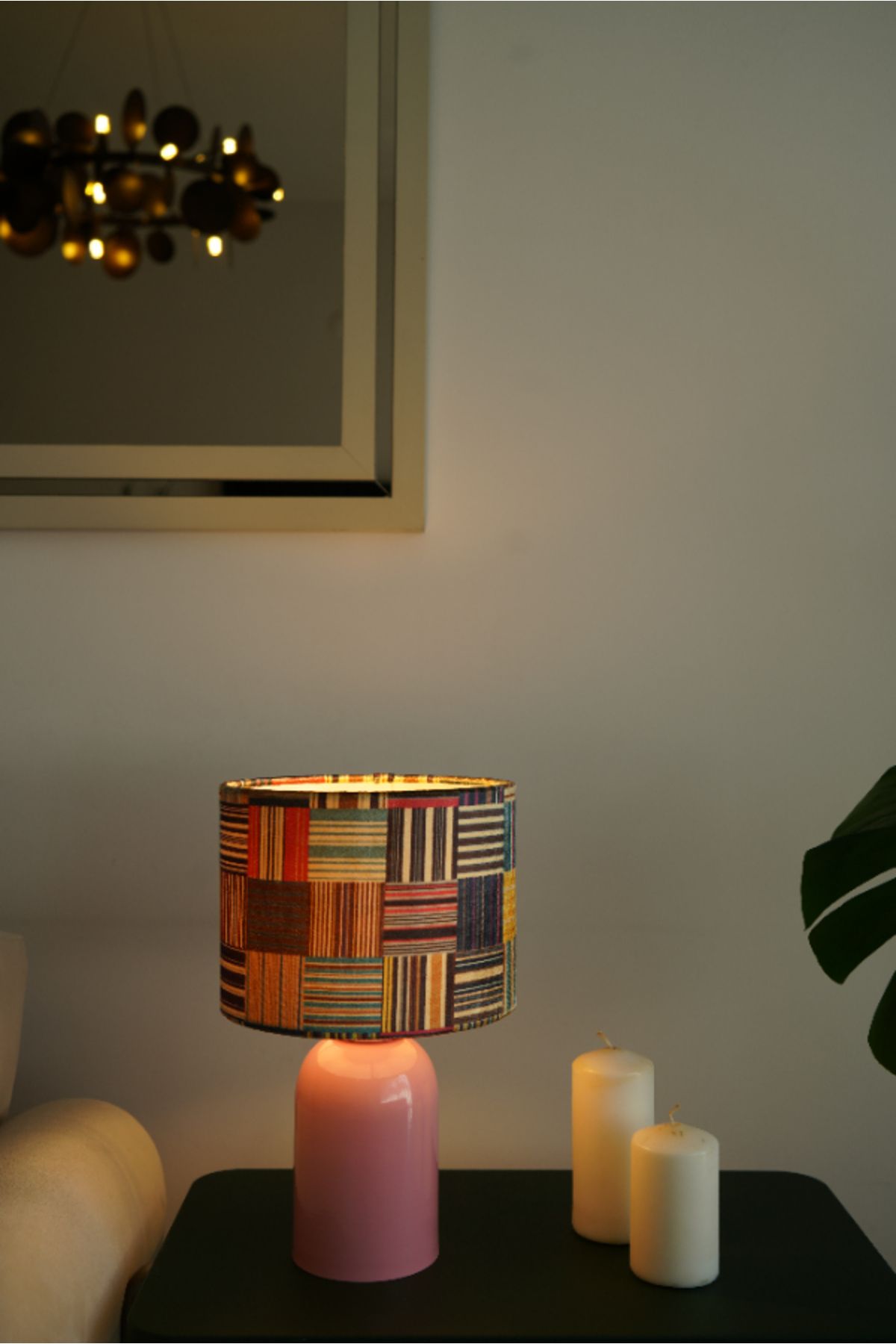 retro home design Pembe Ayaklı Renkli Çizgi Baskı Kumaş Şapkalı Şık Yatak Odası Salon Abajur Özel Modern