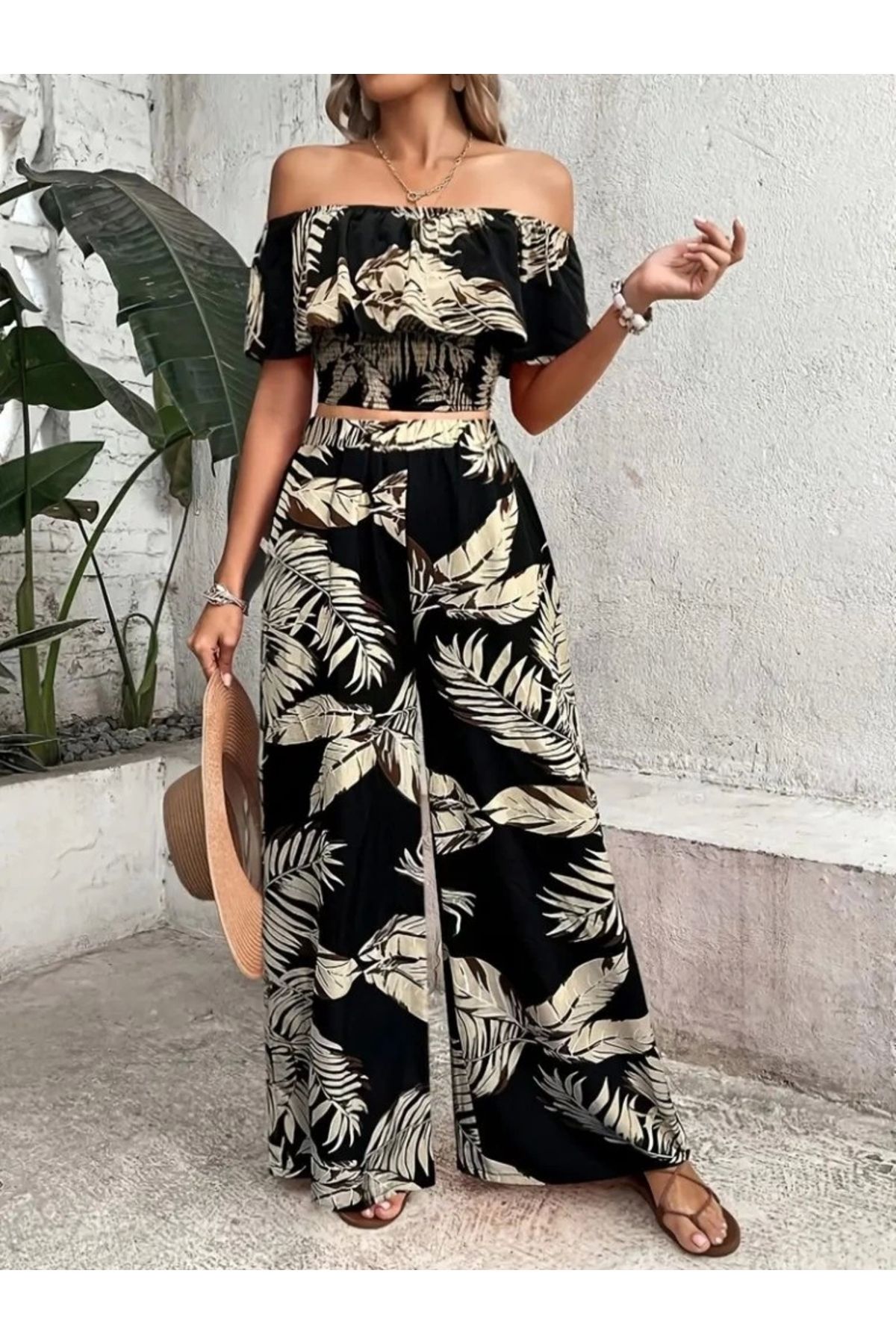 Butik Kadın Kısa Kollu Madonna Fırfır Yaka Crop Süprem Bluz Ve Pantolon Ikili Takım