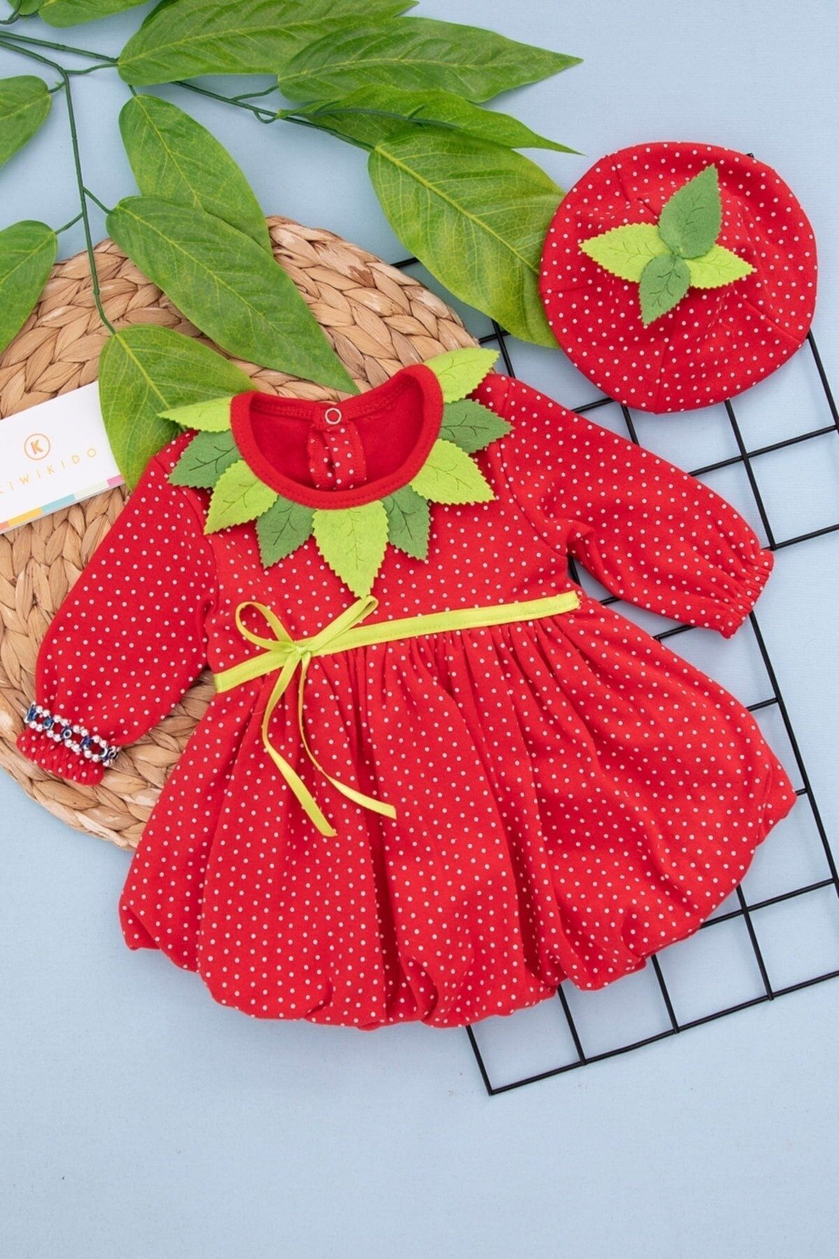 yuga kids Kız Bebek Yazlık Şapkalı Uzun Kollu Kırmızı Çilek Elbise