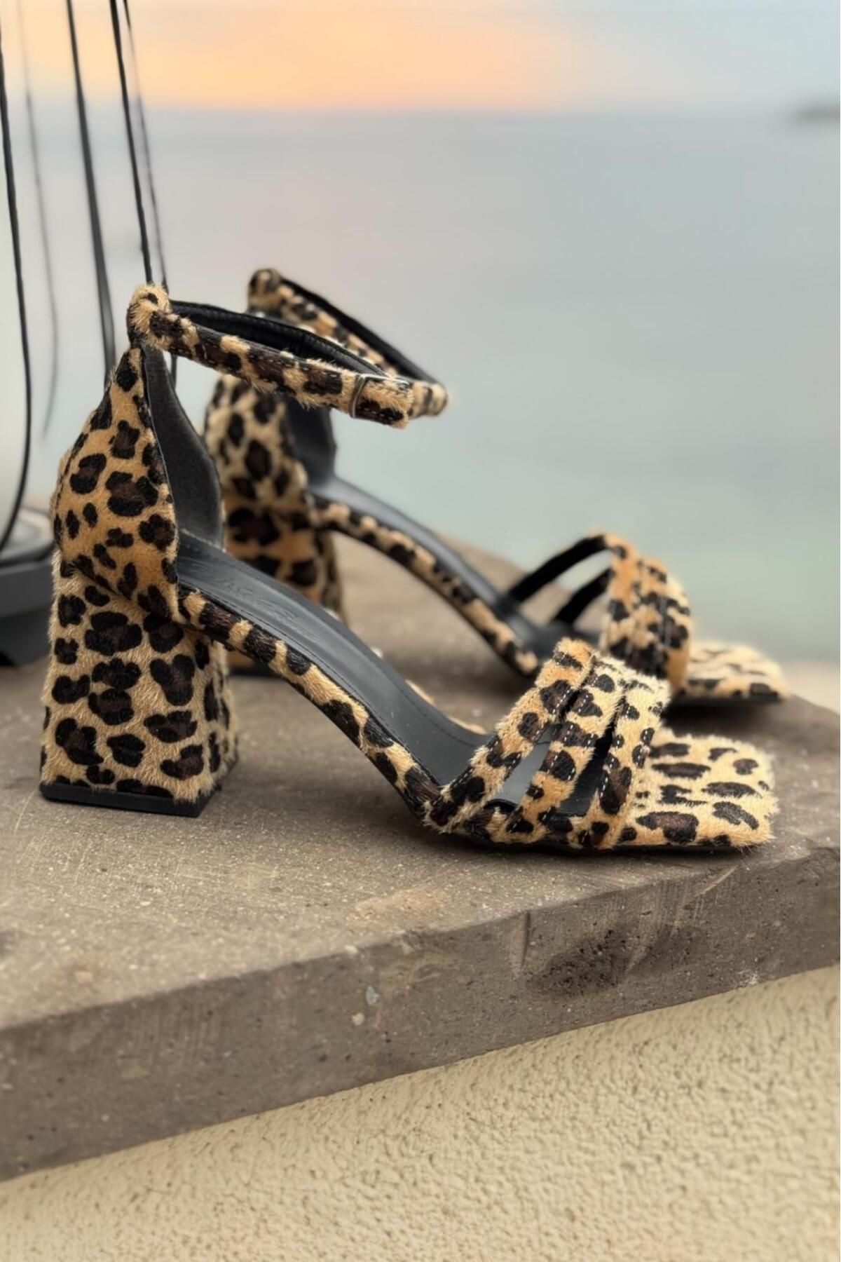 Melissa Boutique Kadın Leopar Süet Tek Bantlı Kalın Topuklu Ayakkabı